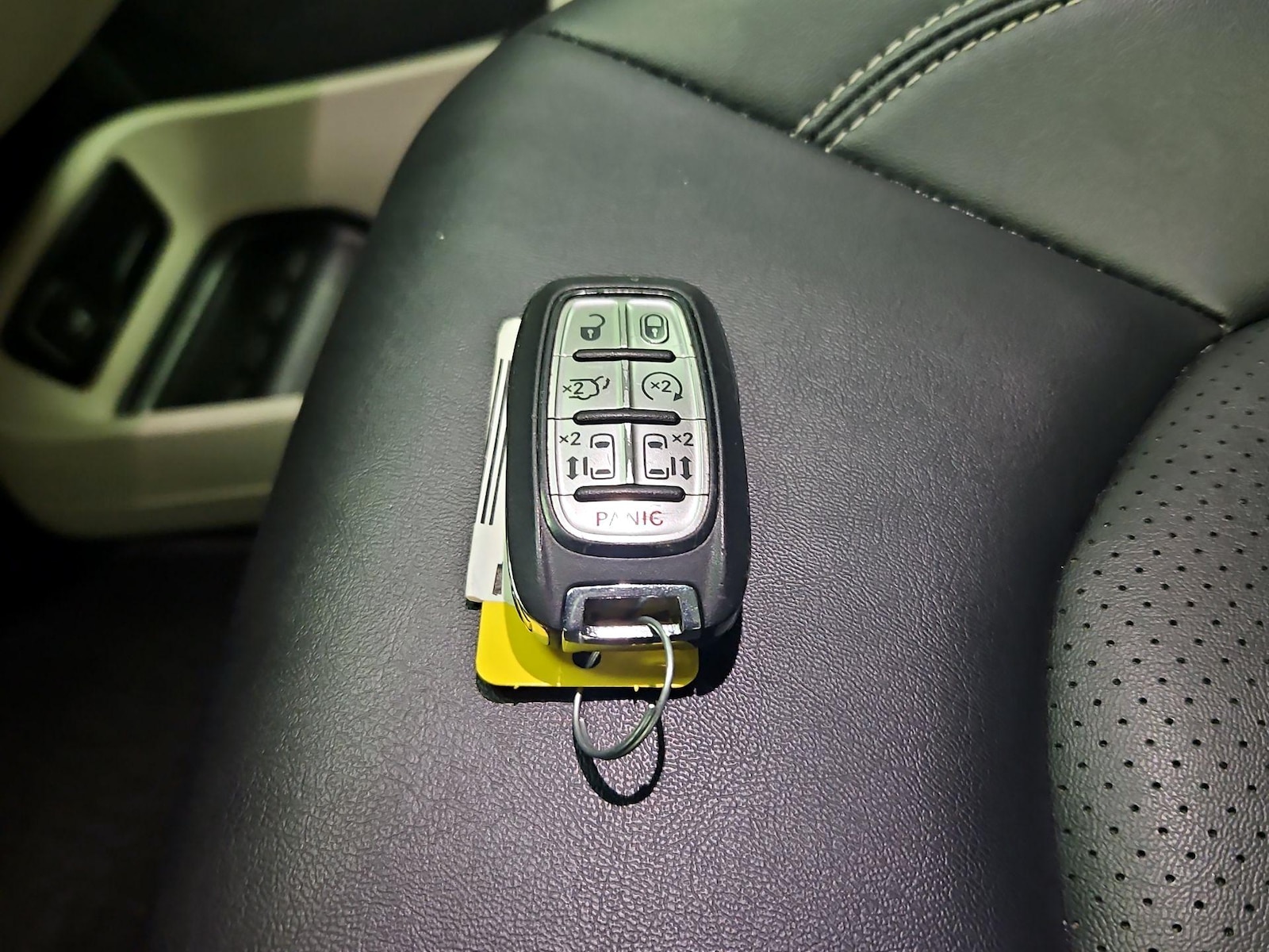 2024 Chrysler Pacifica Touring L - Photo 24