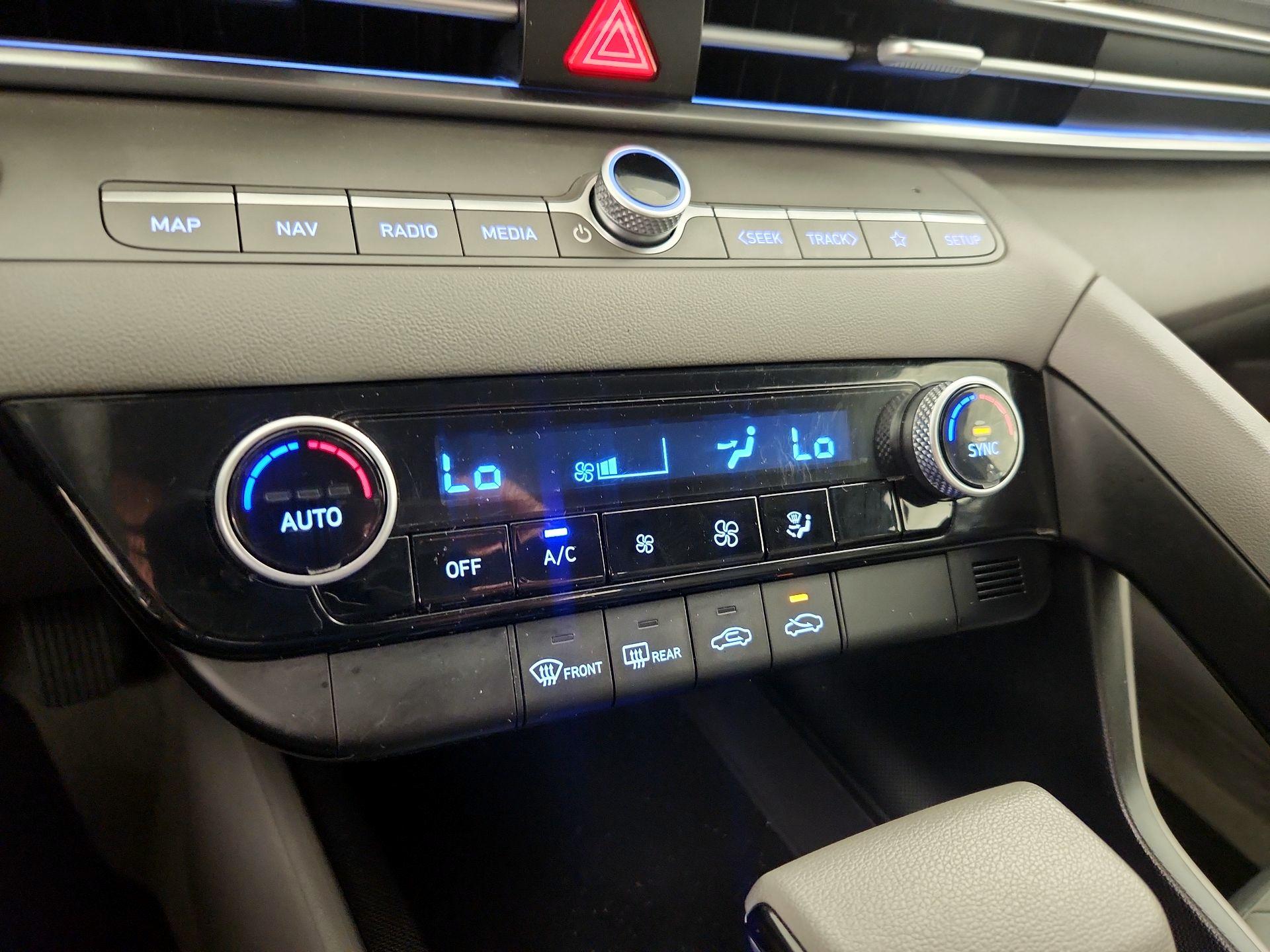 Thumbnail: 2024 Hyundai Elantra - 17