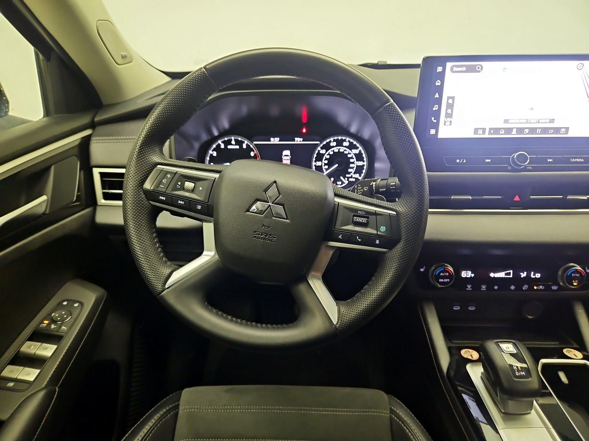 Thumbnail: 2025 Mitsubishi Outlander - 10