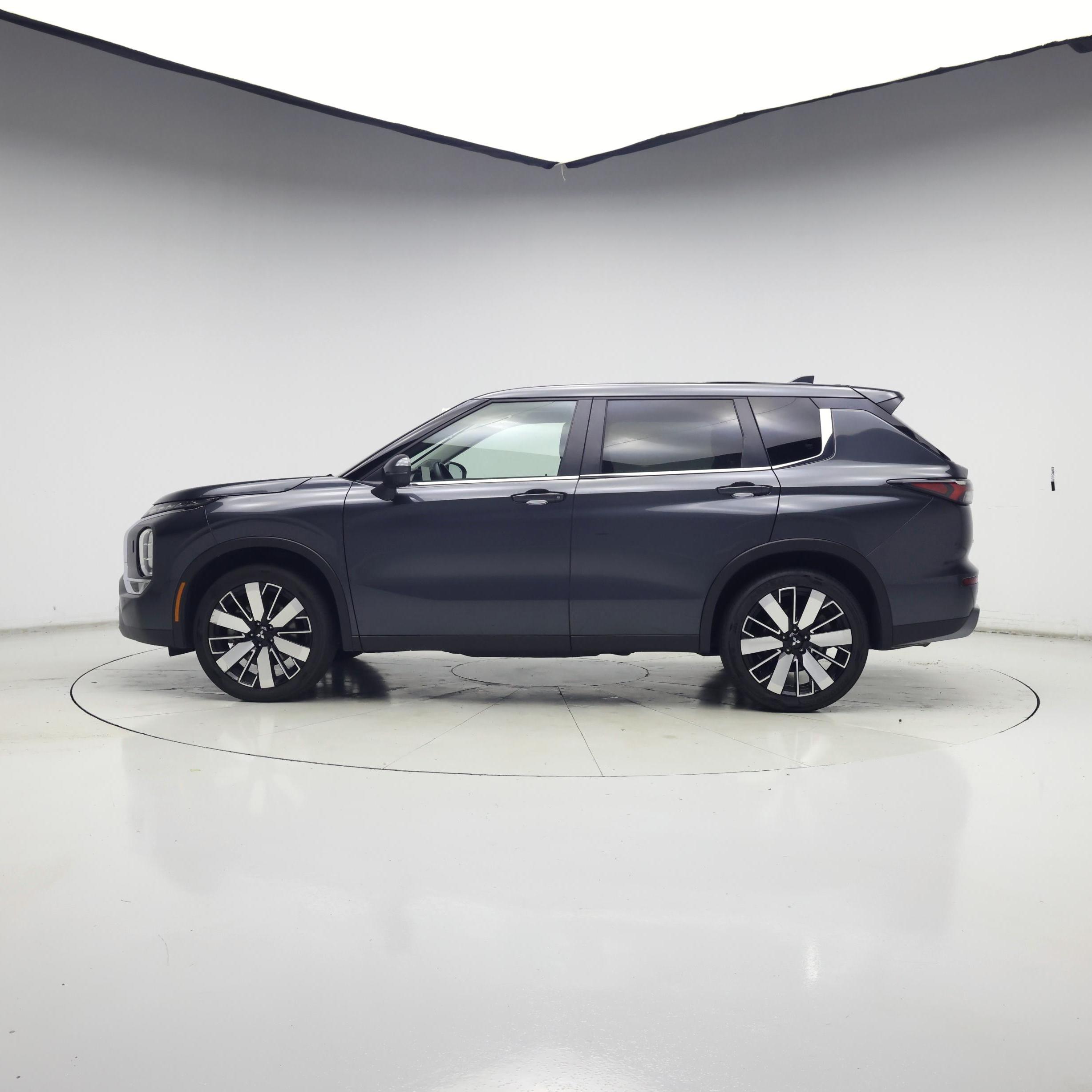 Thumbnail: 2025 Mitsubishi Outlander - 3
