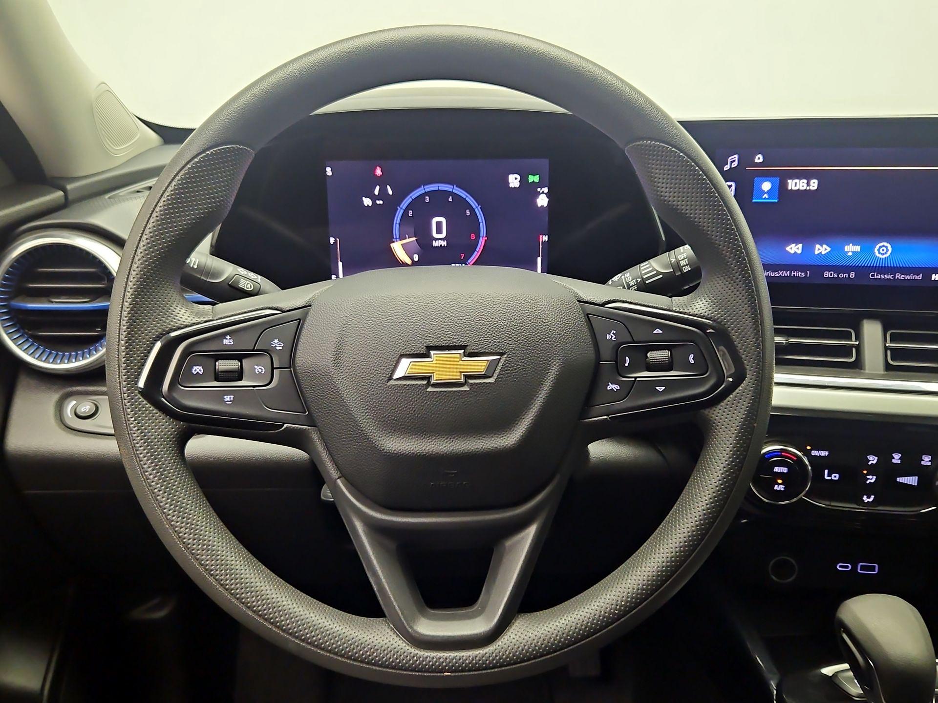 Thumbnail: 2025 Chevrolet Trax - 10