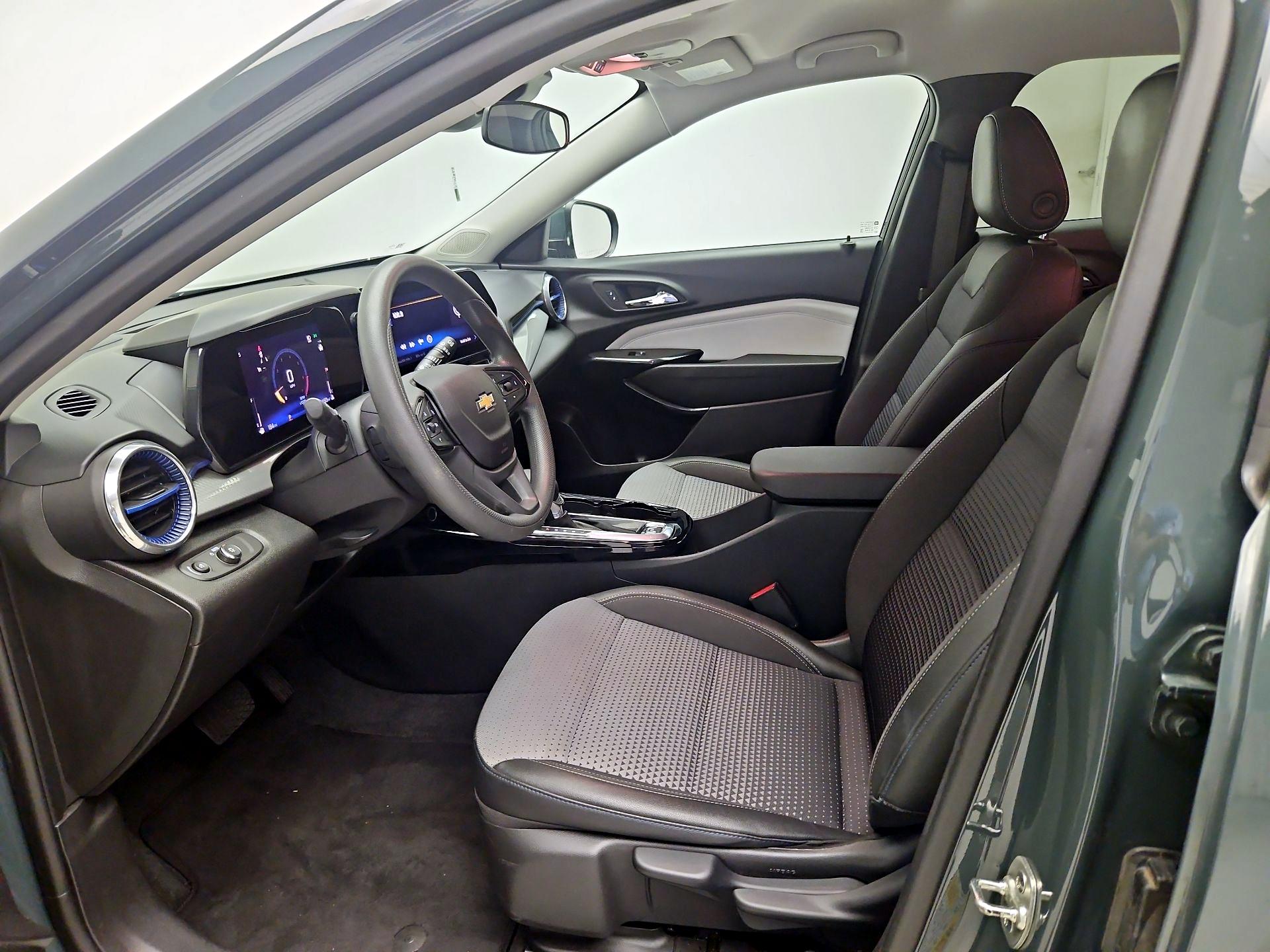 Thumbnail: 2025 Chevrolet Trax - 11