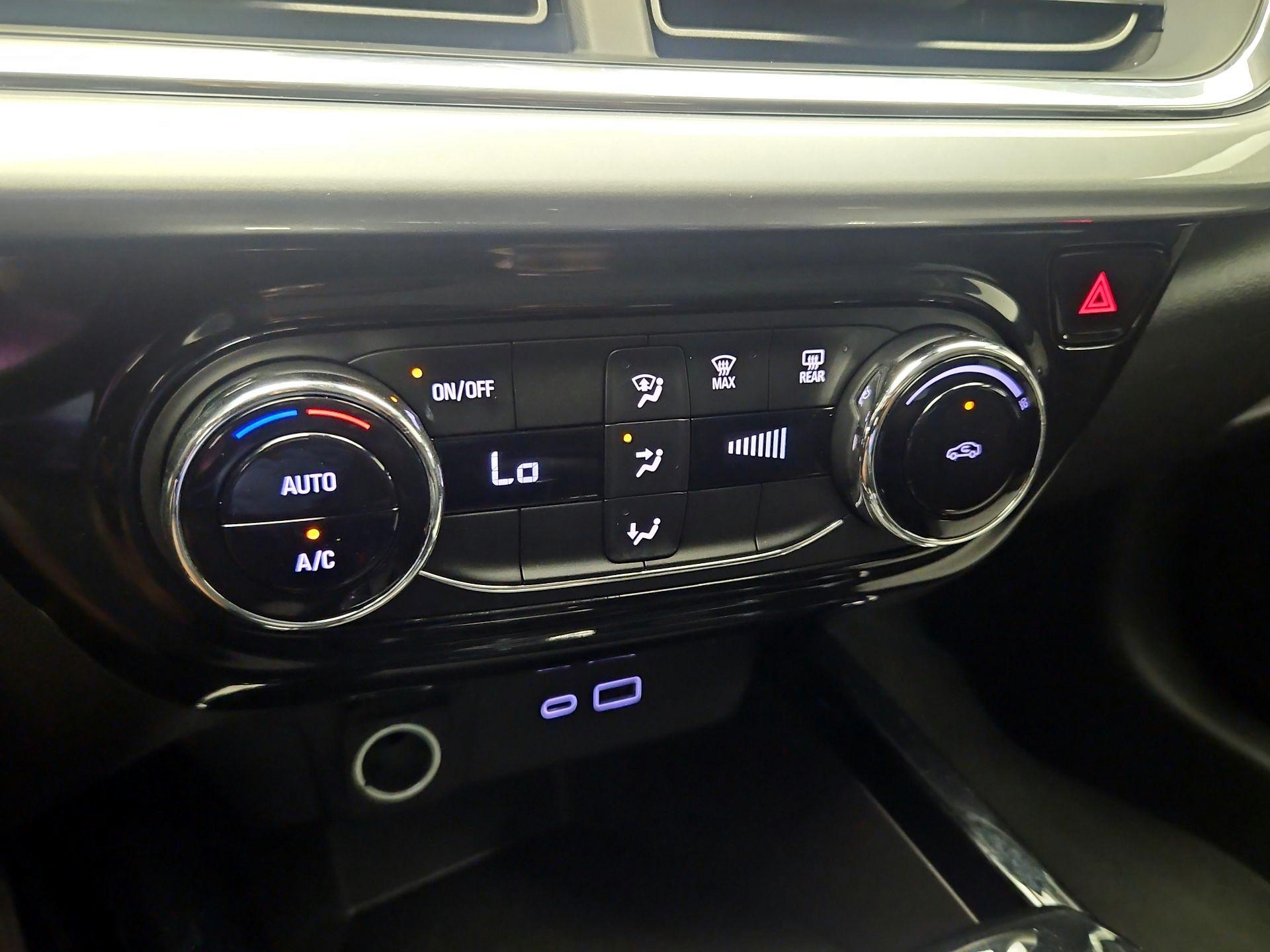 Thumbnail: 2025 Chevrolet Trax - 16