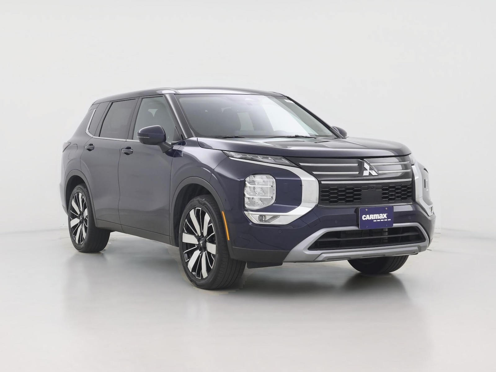 2025 Mitsubishi Outlander SE - Photo 1