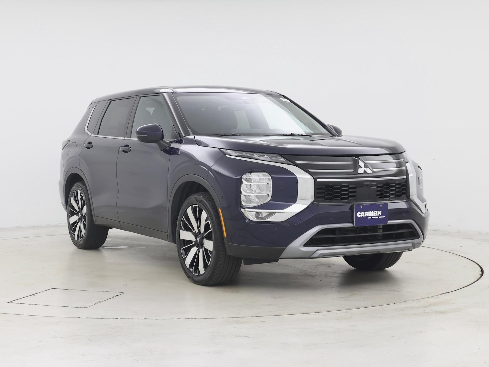 2025 Mitsubishi Outlander SE - Photo 2