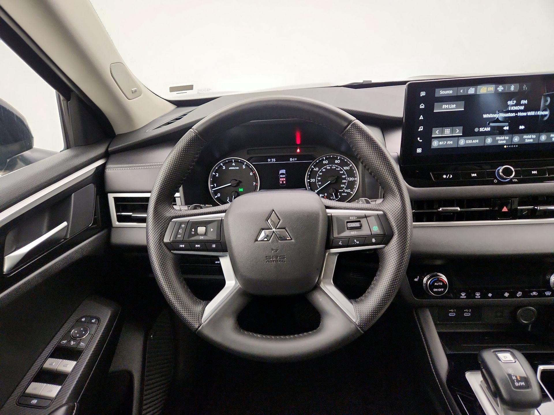 Thumbnail: 2025 Mitsubishi Outlander - 10