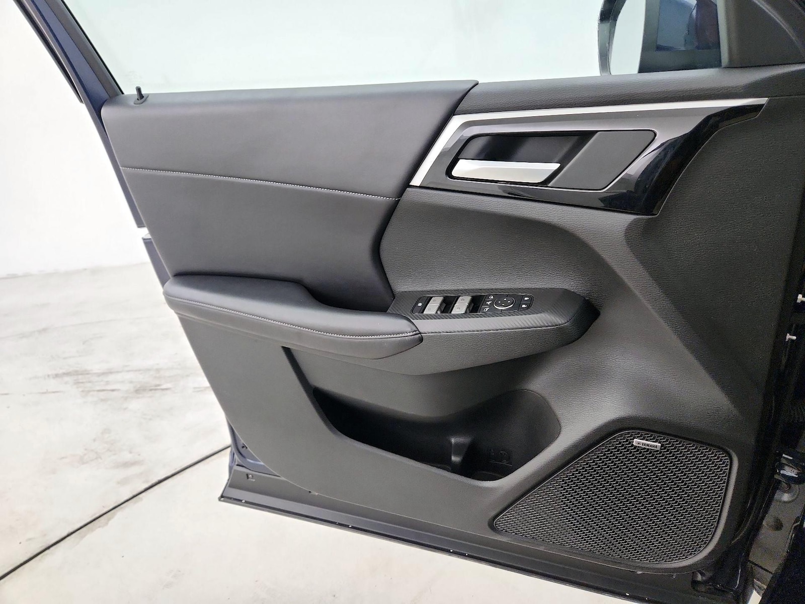 2025 Mitsubishi Outlander SE - Photo 13