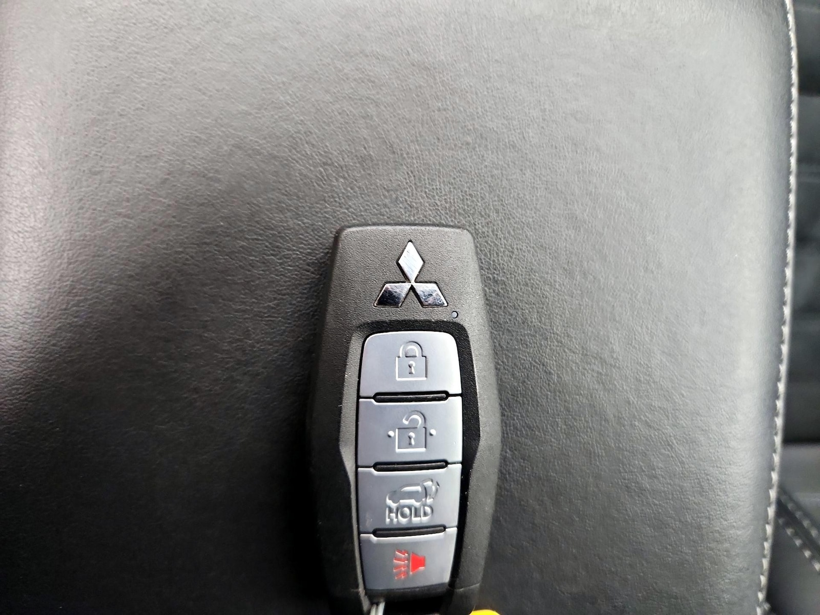 2025 Mitsubishi Outlander SE - Photo 26