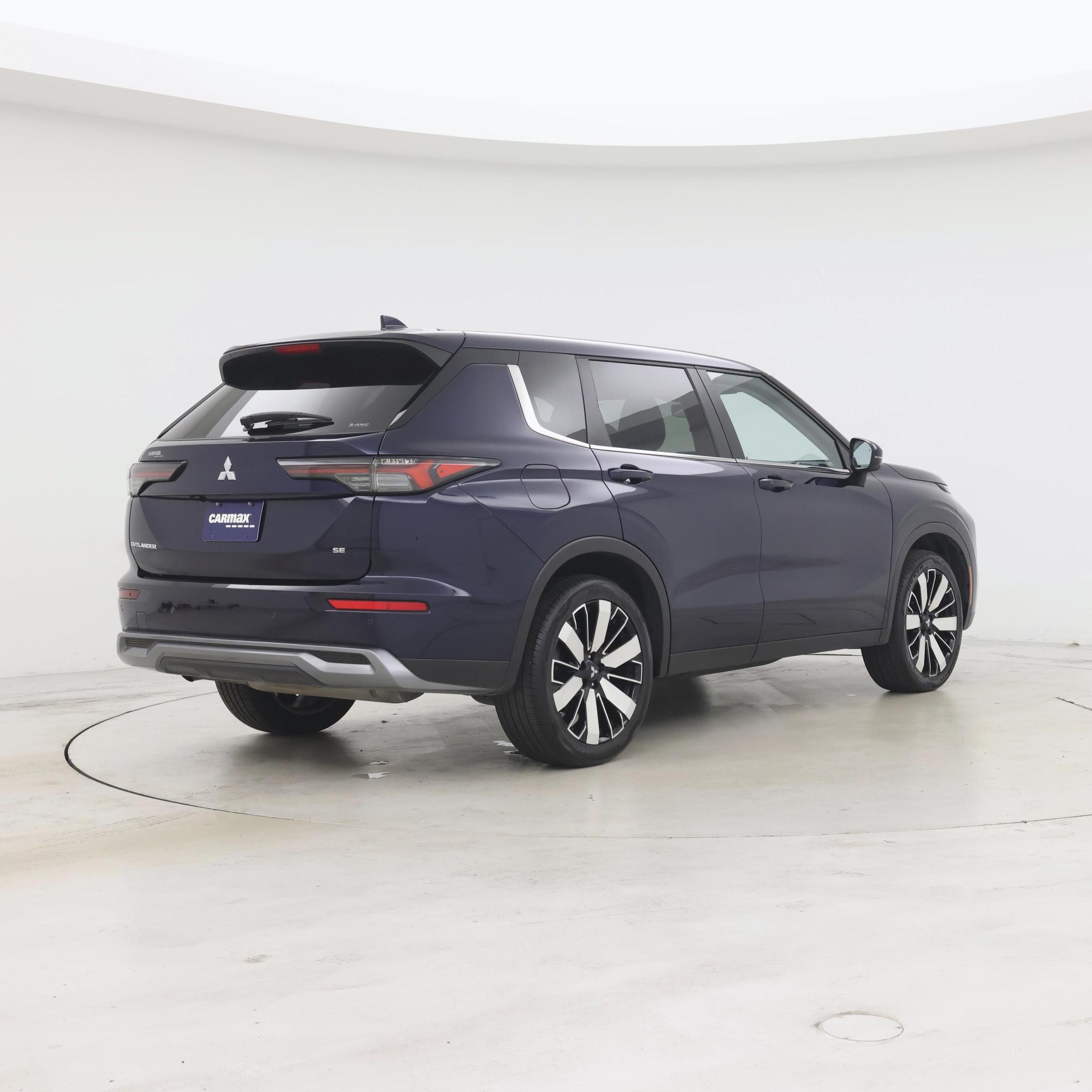 Thumbnail: 2025 Mitsubishi Outlander - 8