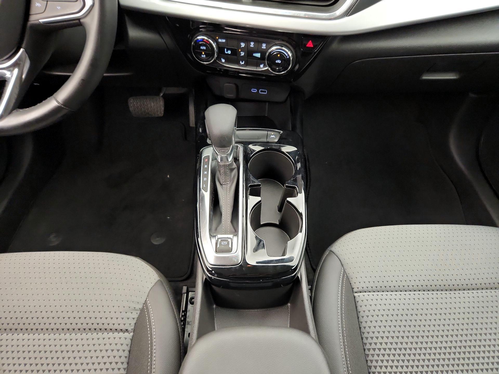 Thumbnail: 2025 Chevrolet Trax - 17