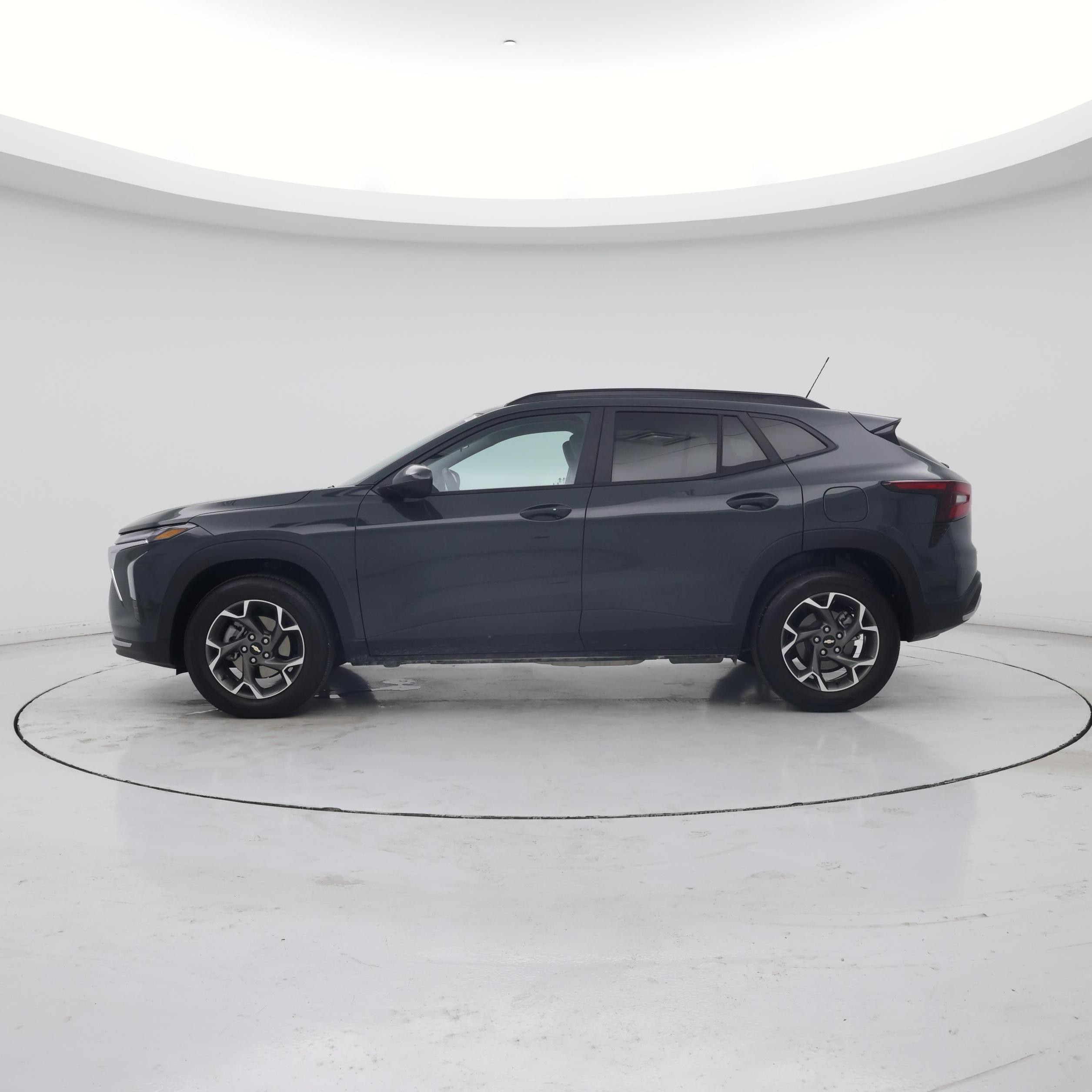 Thumbnail: 2025 Chevrolet Trax - 3