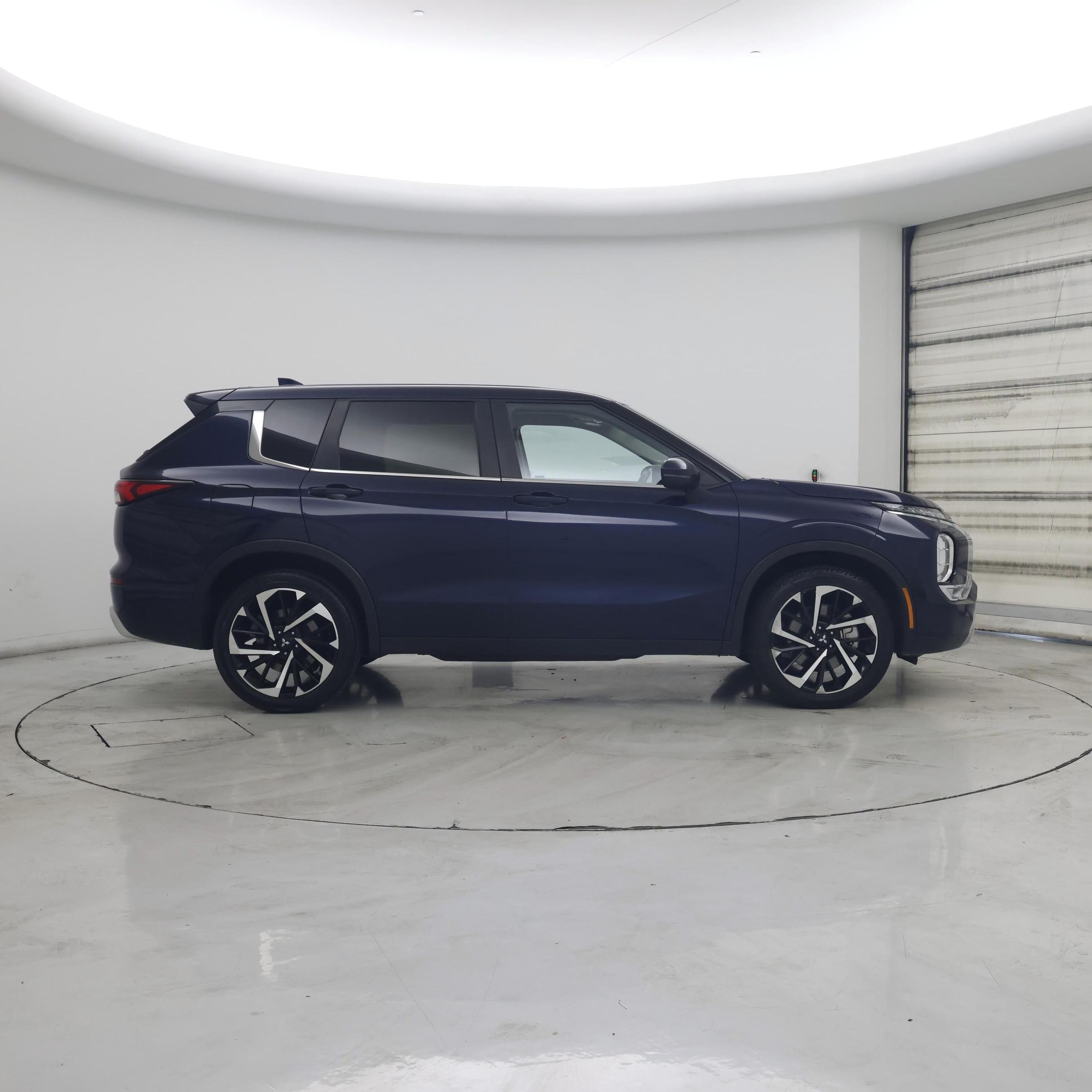 Thumbnail: 2024 Mitsubishi Outlander - 7