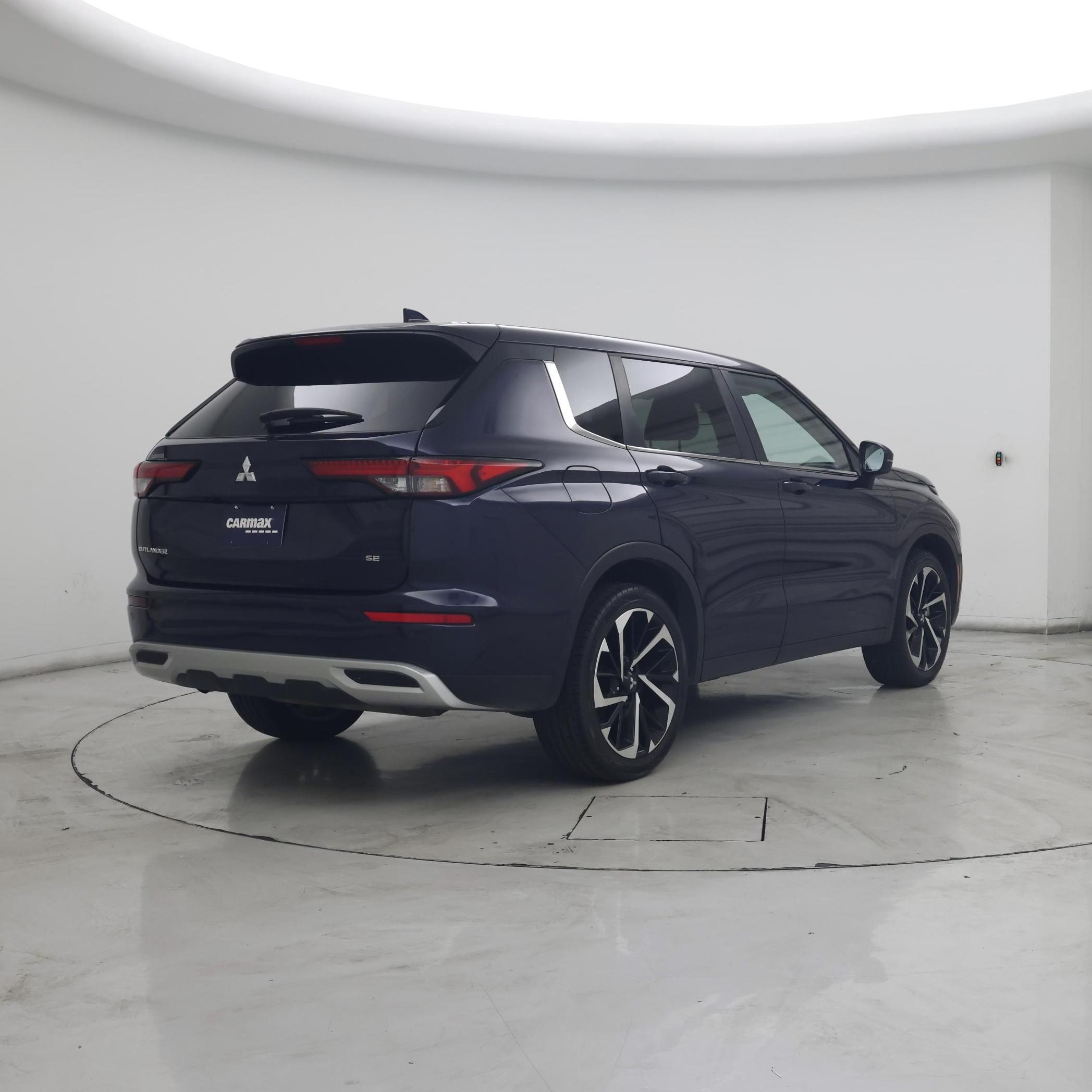 Thumbnail: 2024 Mitsubishi Outlander - 8