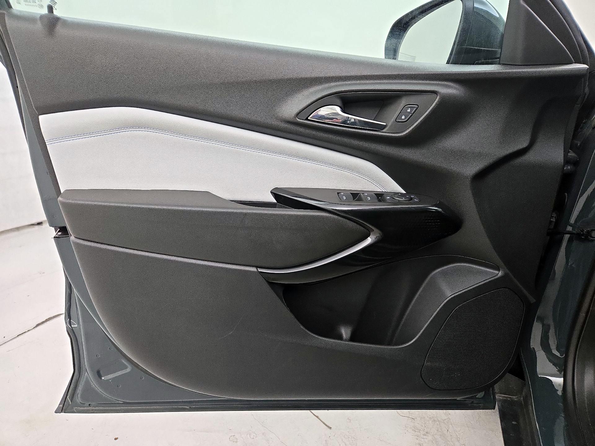 Thumbnail: 2025 Chevrolet Trax - 12