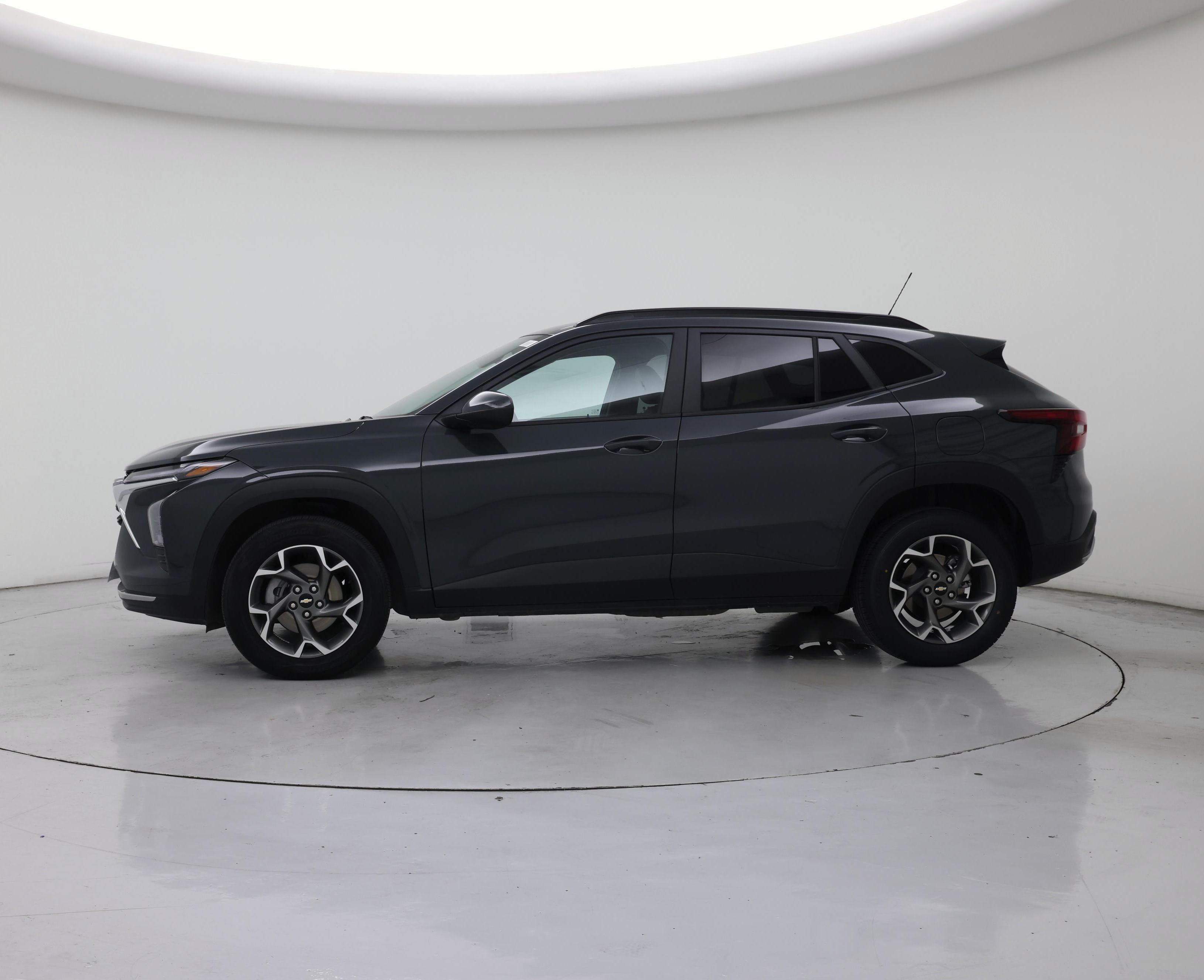 Thumbnail: 2025 Chevrolet Trax - 3