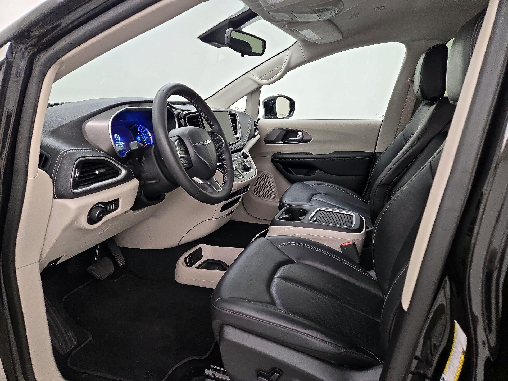 Thumbnail: 2024 Chrysler Pacifica - 11