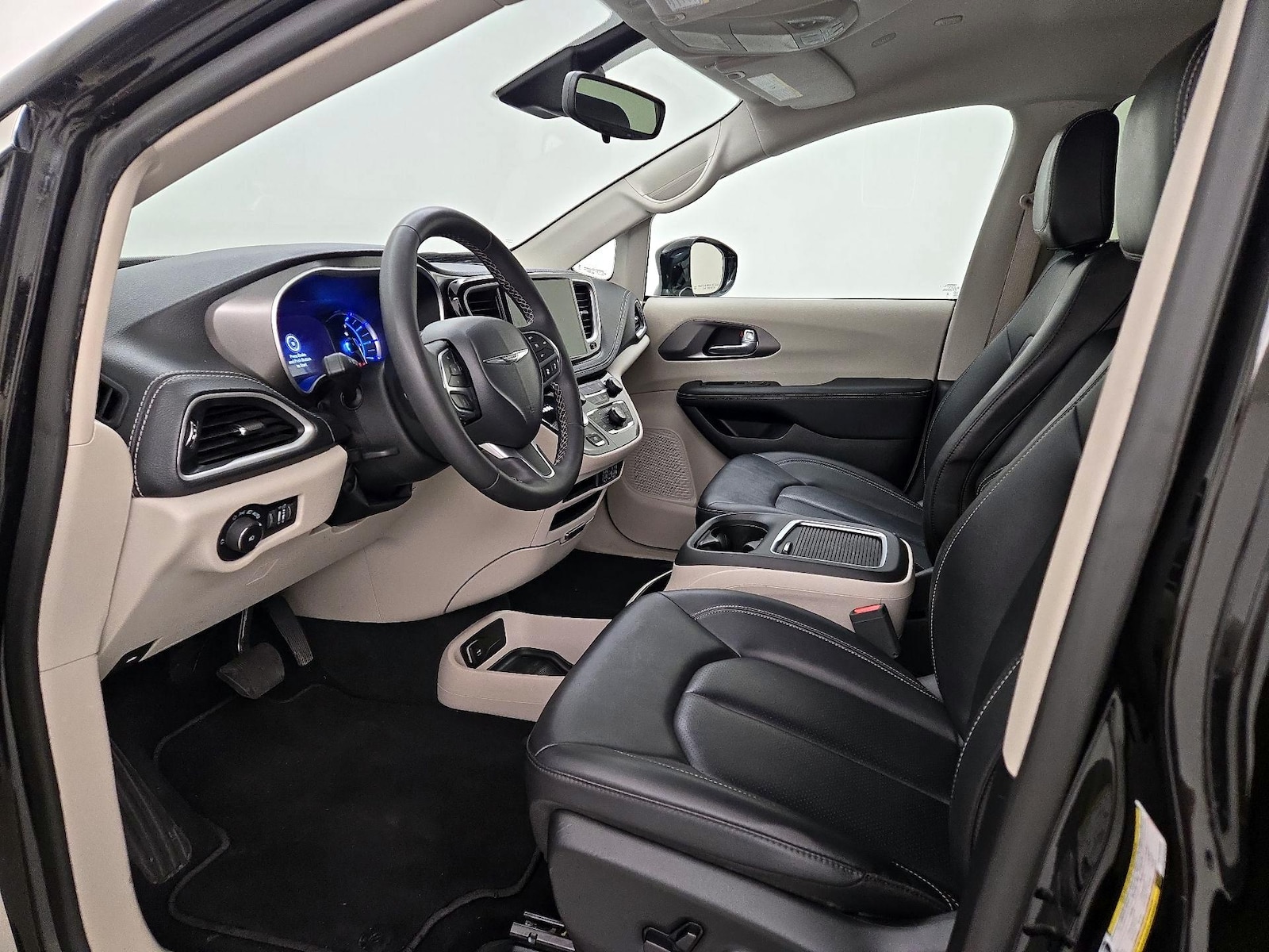 2024 Chrysler Pacifica PHEV Select - Photo 12