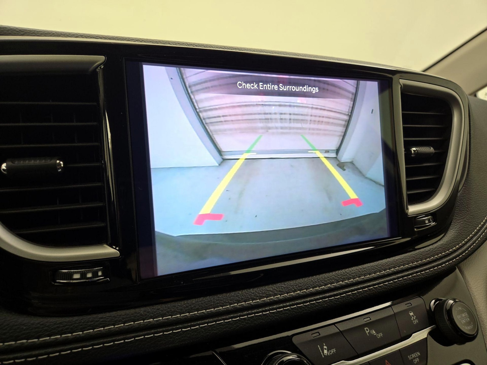 2024 Chrysler Pacifica PHEV Select - Photo 16
