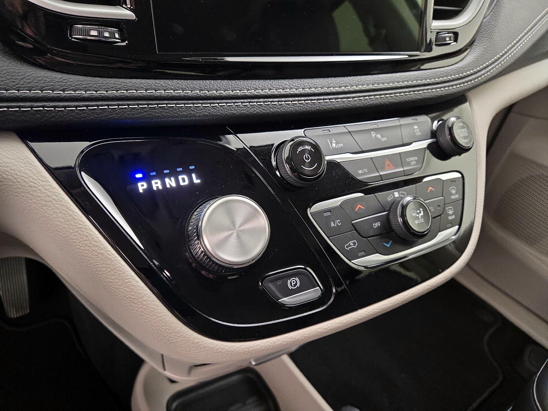 Thumbnail: 2024 Chrysler Pacifica - 18