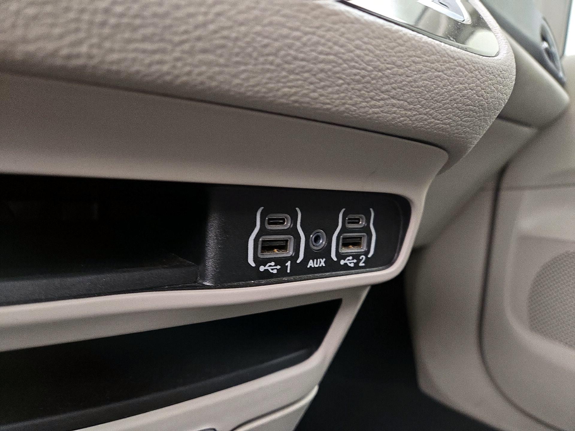 Thumbnail: 2024 Chrysler Pacifica - 19