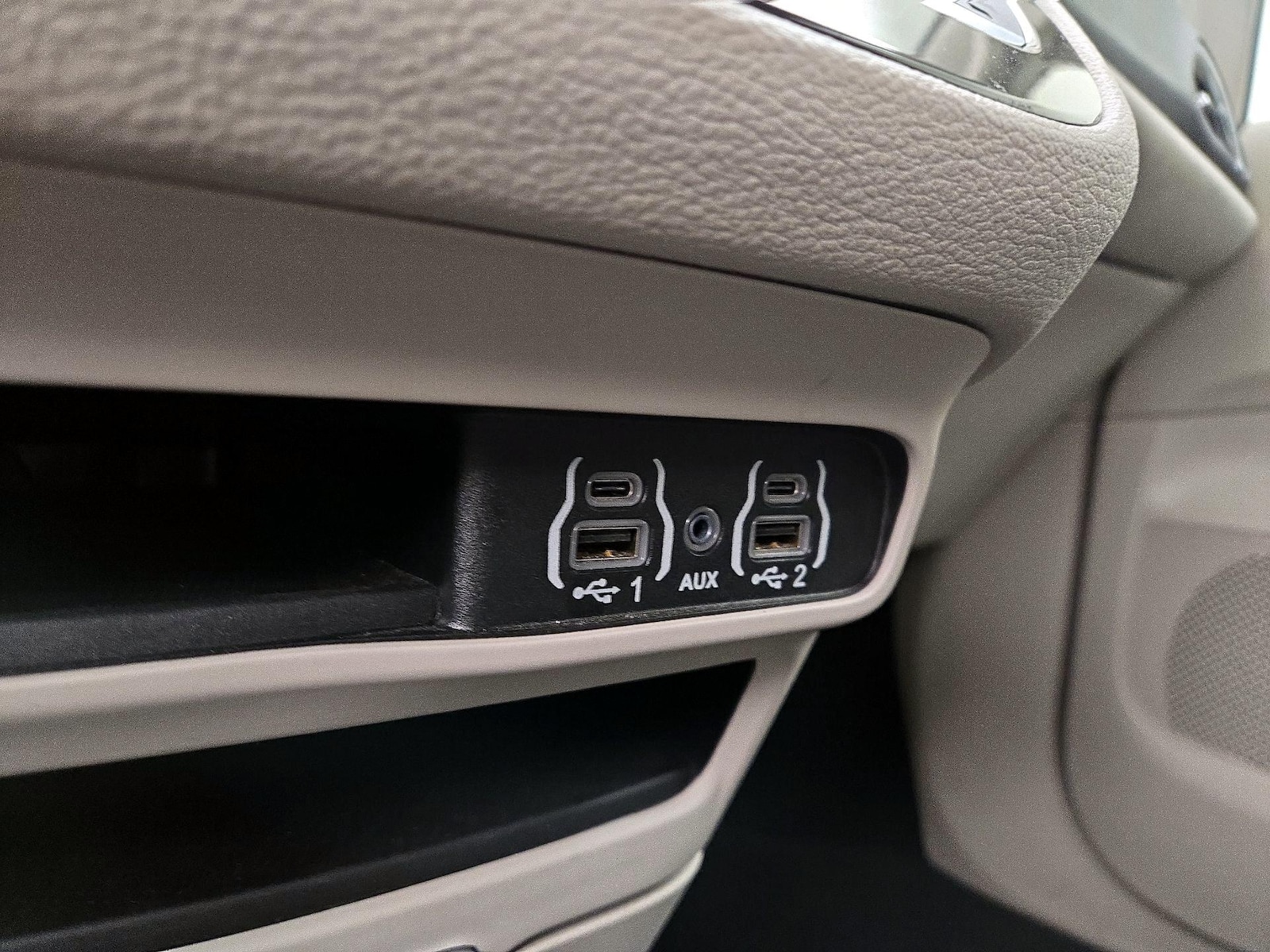 2024 Chrysler Pacifica PHEV Select - Photo 20