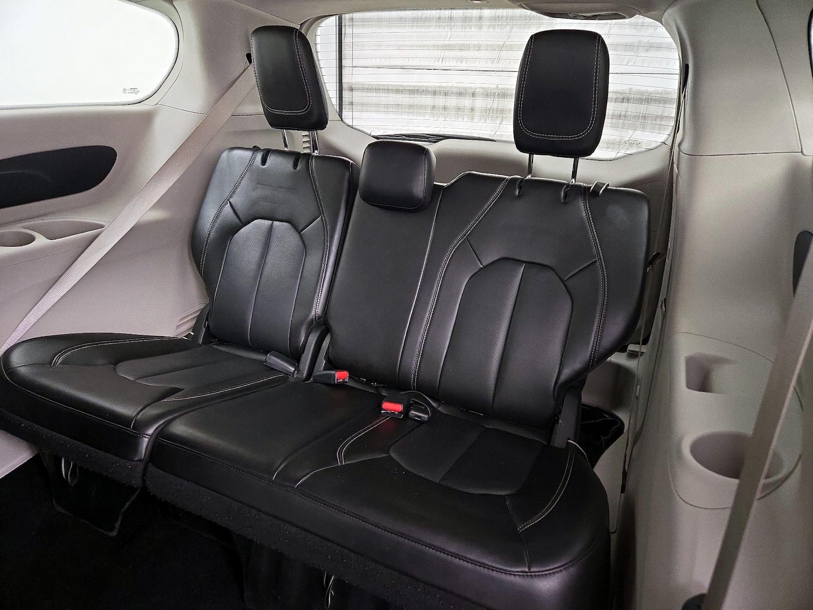 2024 Chrysler Pacifica PHEV Select - Photo 22
