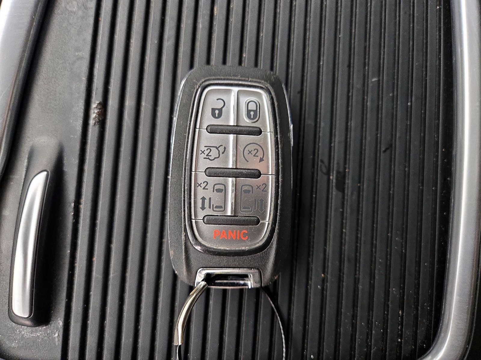 2024 Chrysler Pacifica PHEV Select - Photo 26