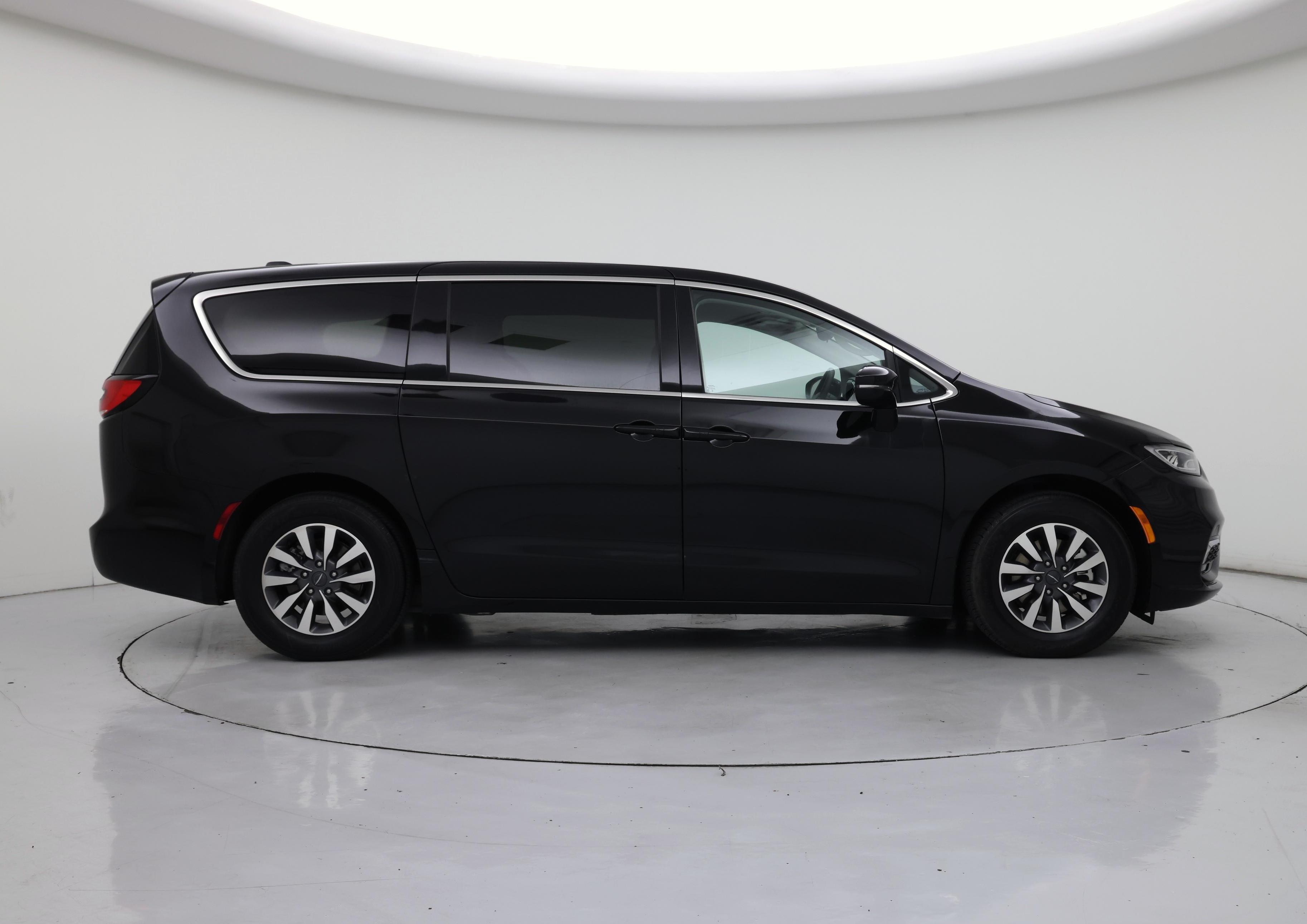 Thumbnail: 2024 Chrysler Pacifica - 7