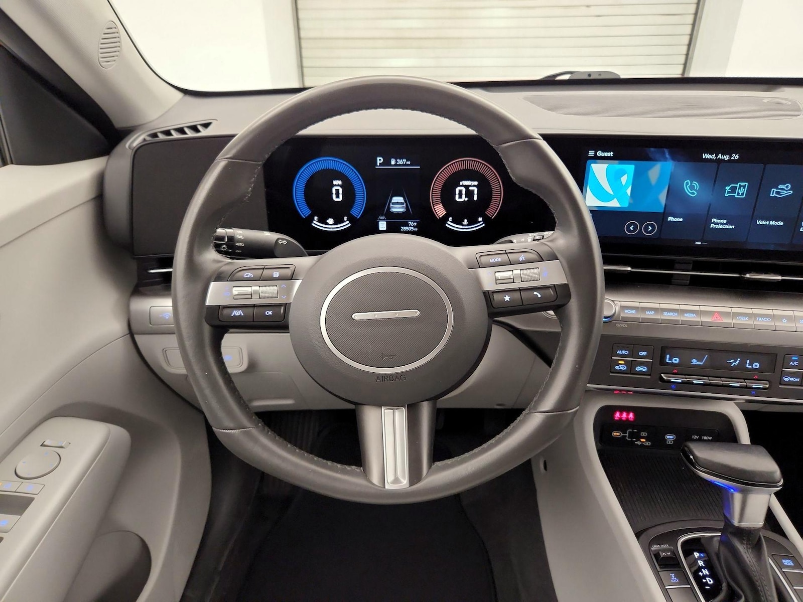 2025 Hyundai Kona SEL - Photo 11