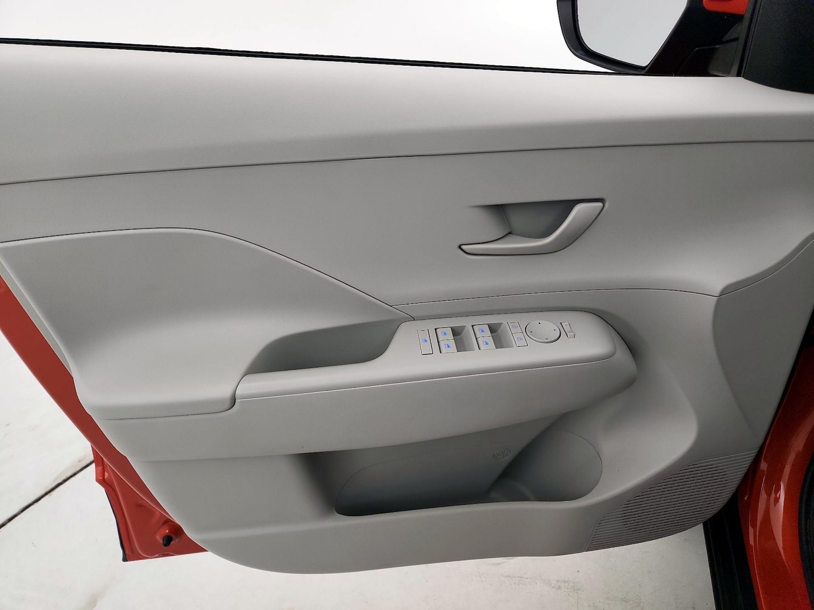 2025 Hyundai Kona SEL - Photo 13