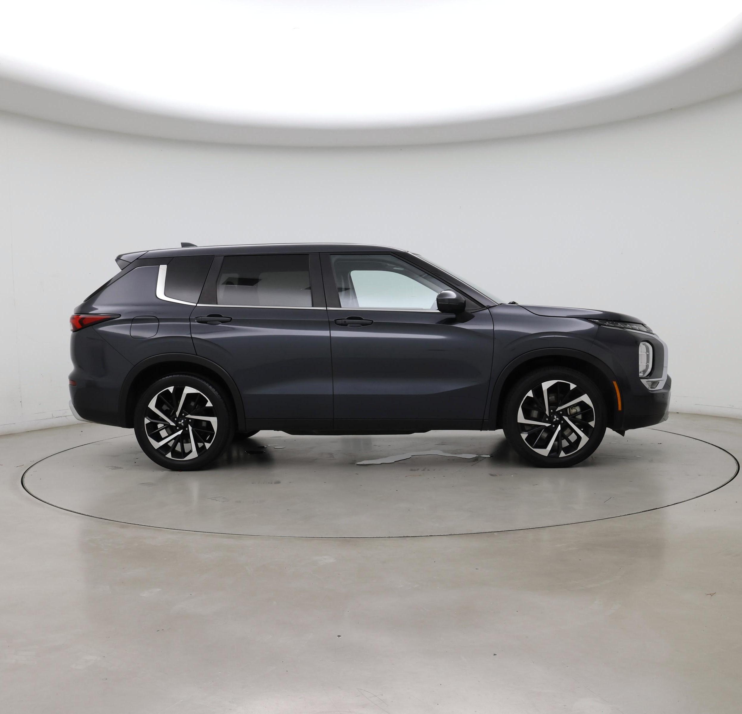 Thumbnail: 2024 Mitsubishi Outlander - 7