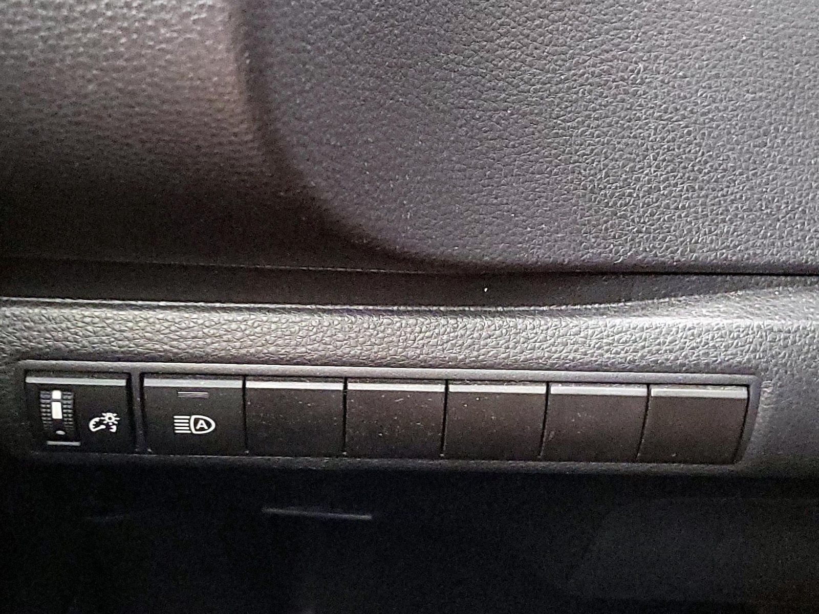 2024 Toyota Corolla LE - Photo 14