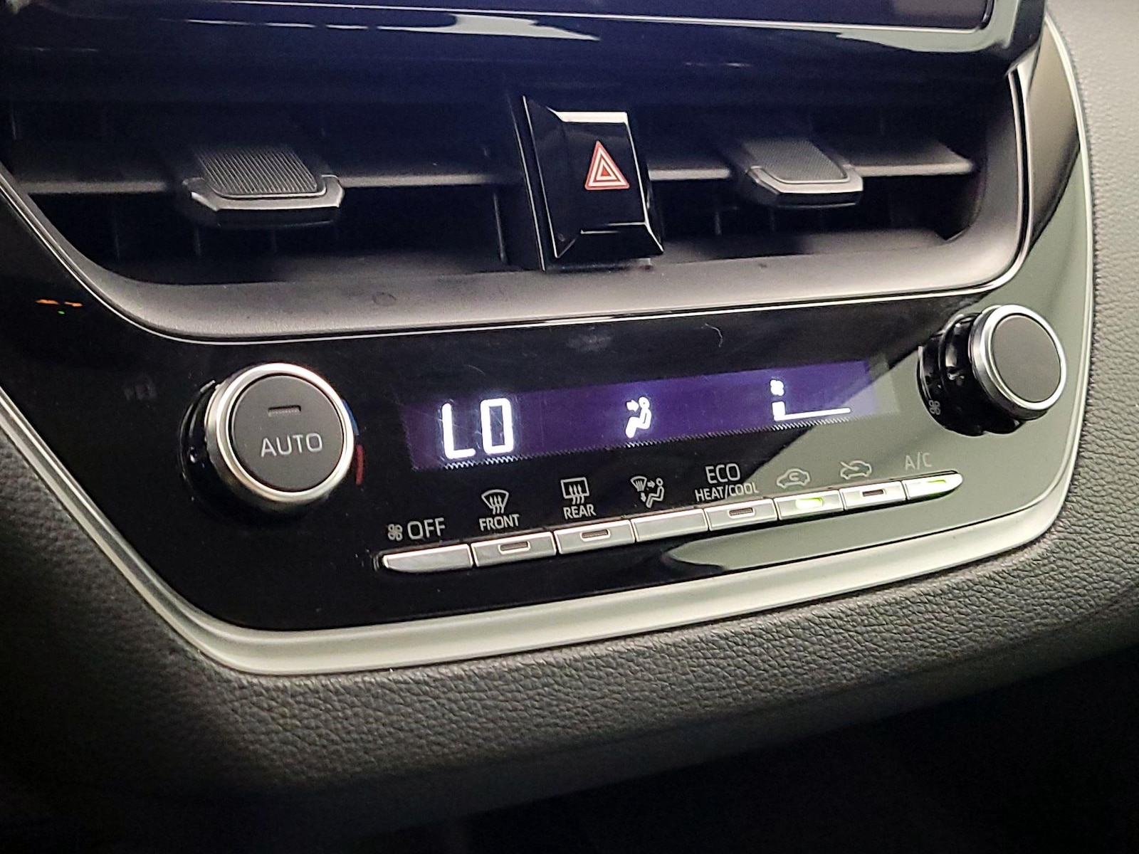 2024 Toyota Corolla LE - Photo 17