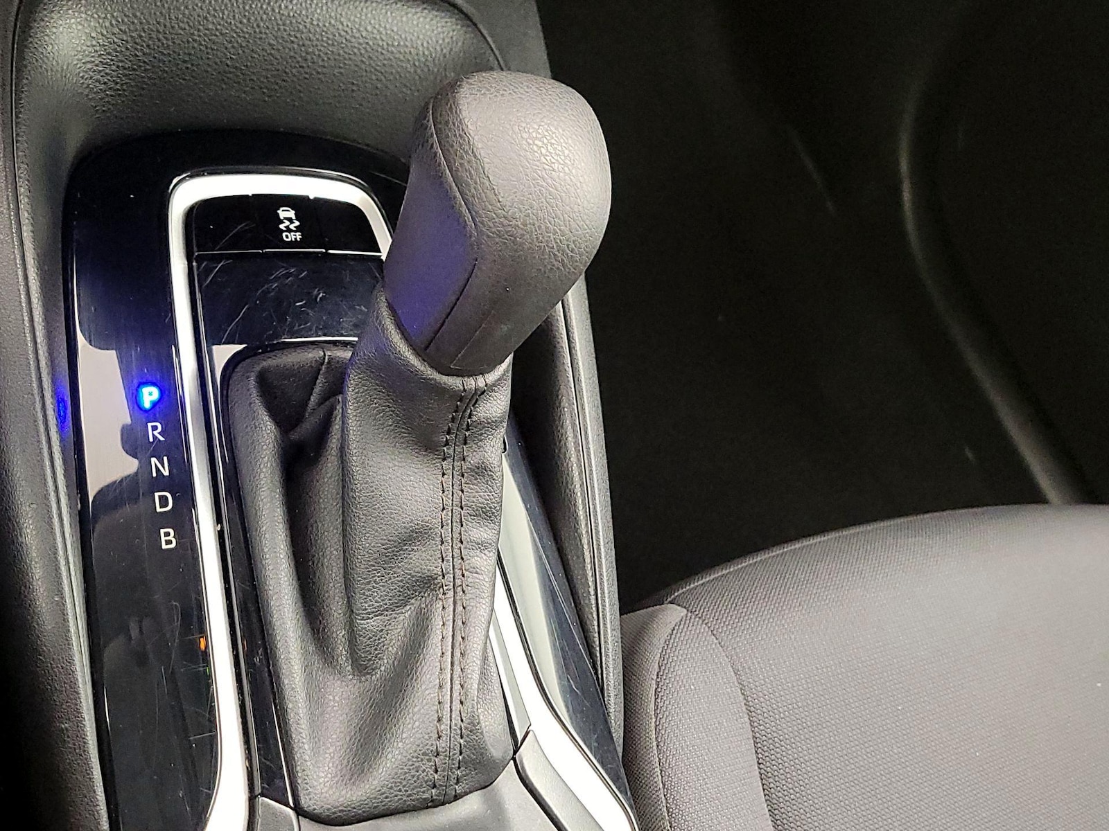 2024 Toyota Corolla LE - Photo 18