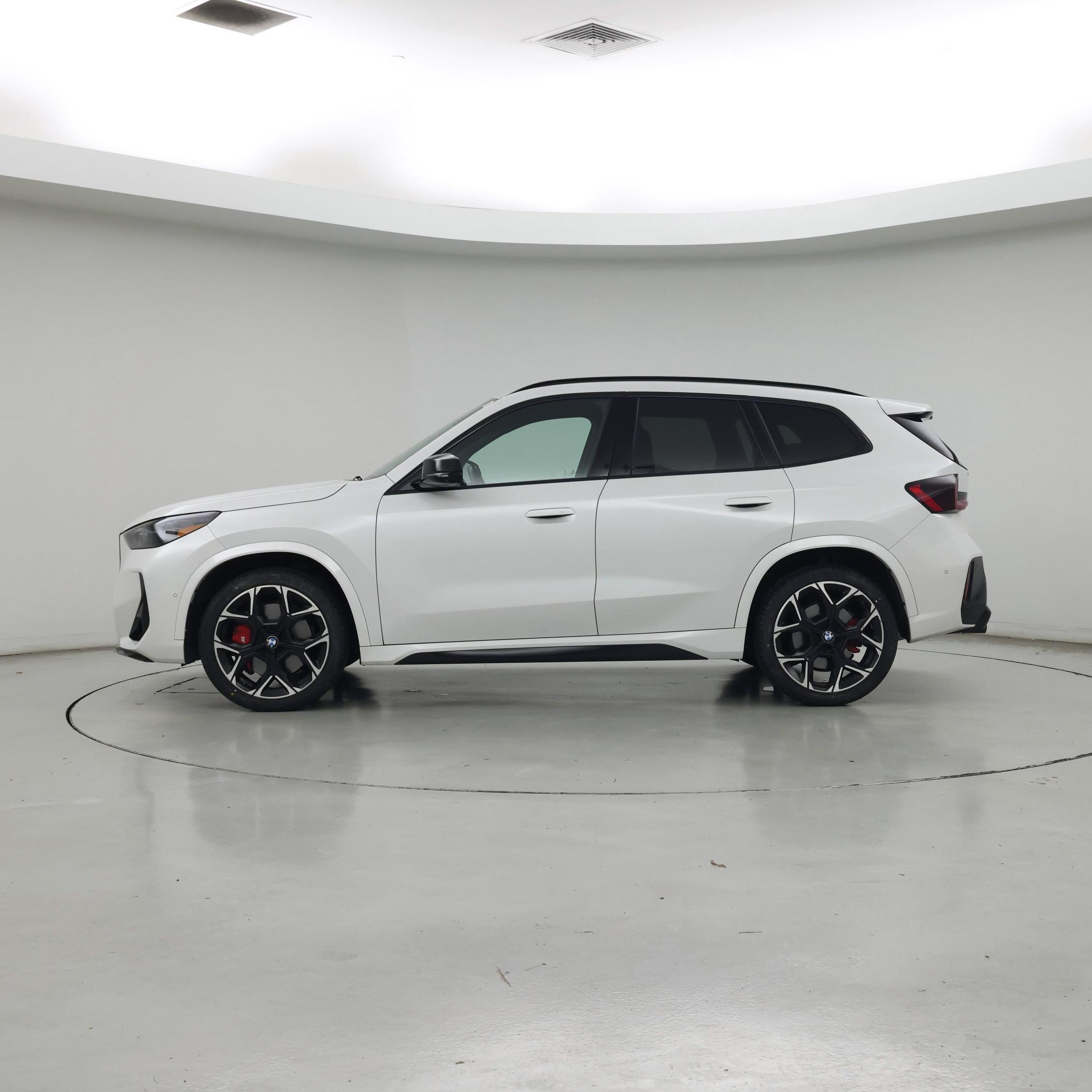 Thumbnail: 2024 BMW X1 - 3