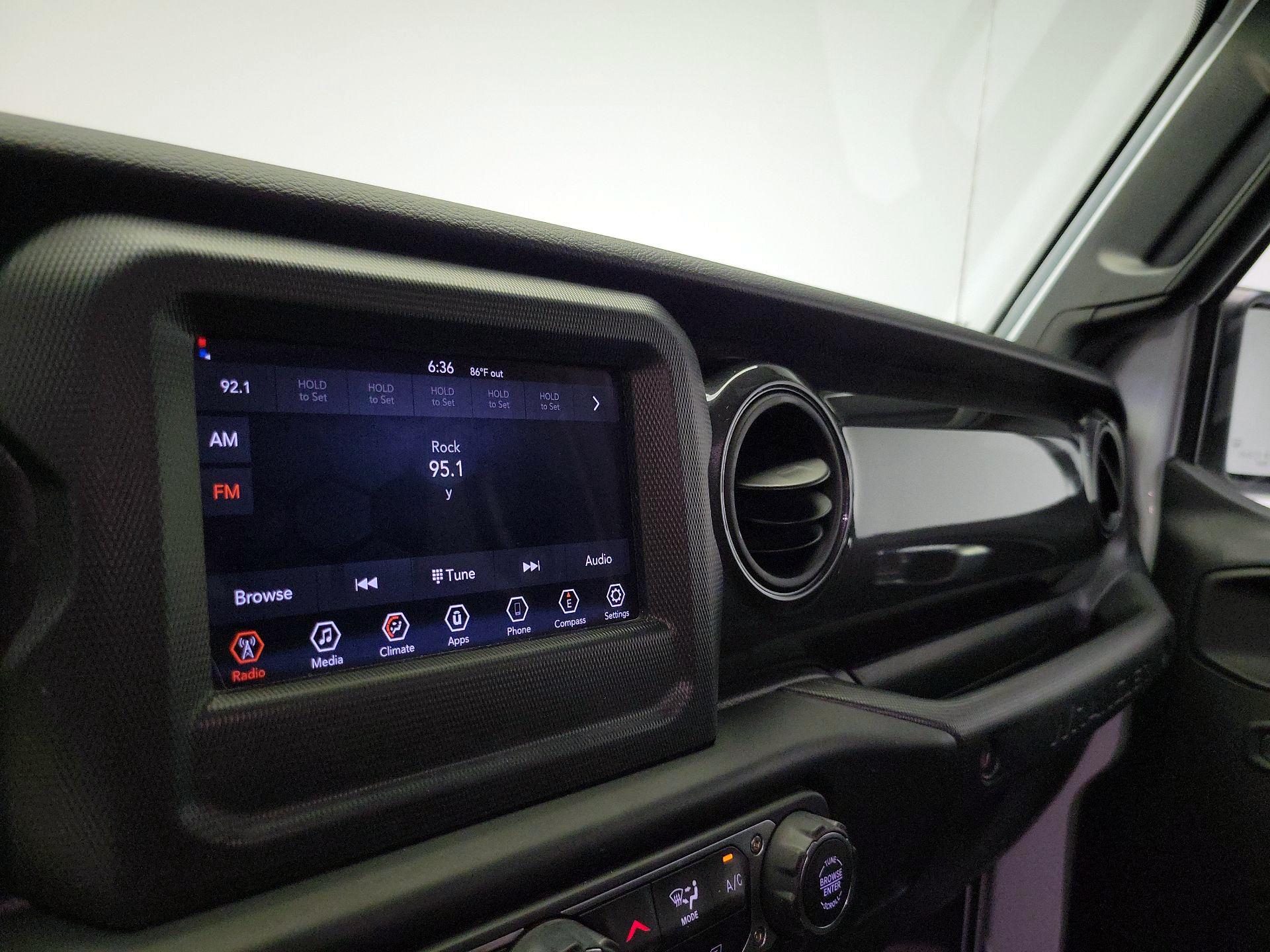 Thumbnail: 2022 Jeep Wrangler - 15