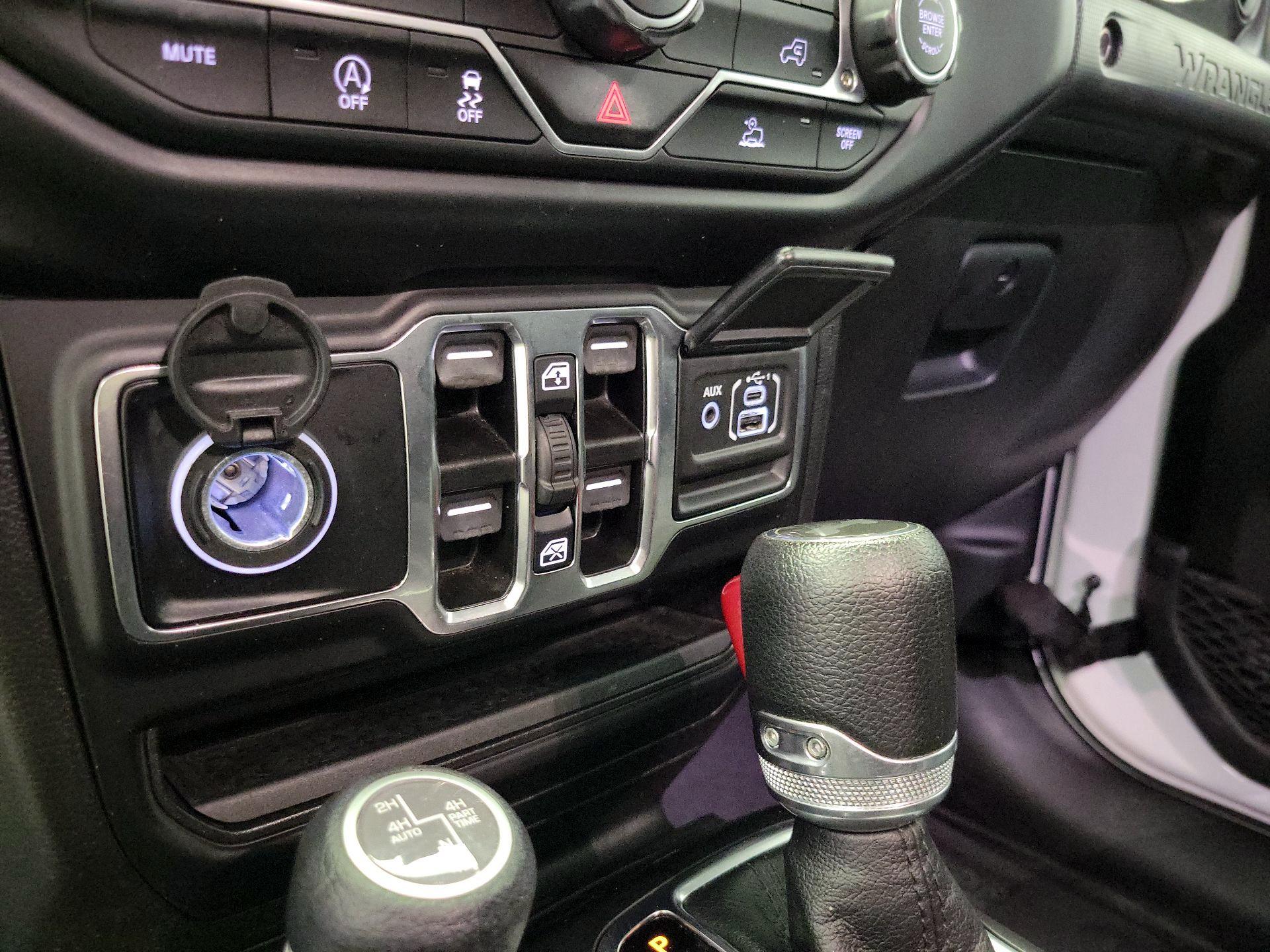 Thumbnail: 2022 Jeep Wrangler - 18