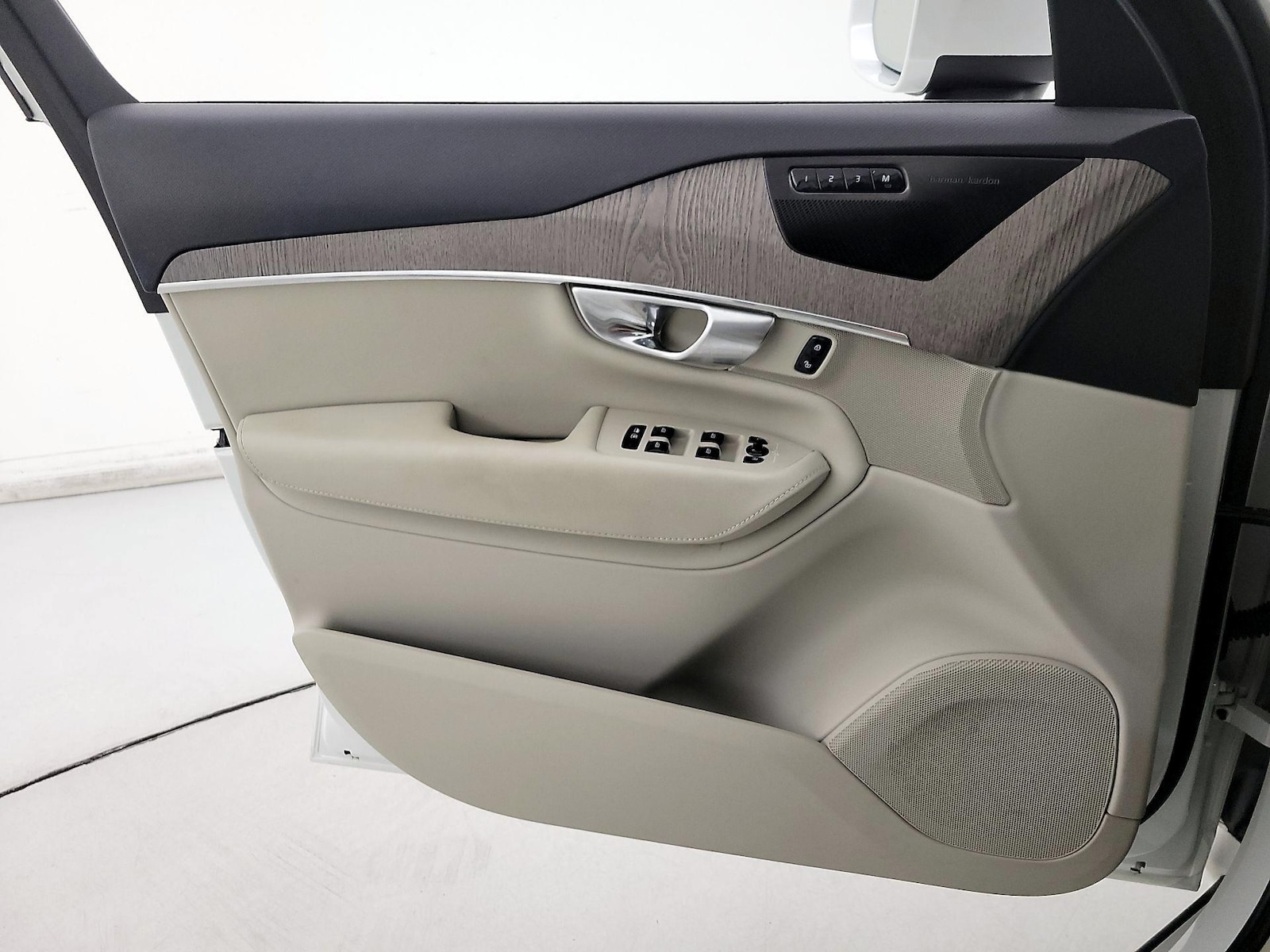 2024 Volvo XC90 Plus - Photo 13