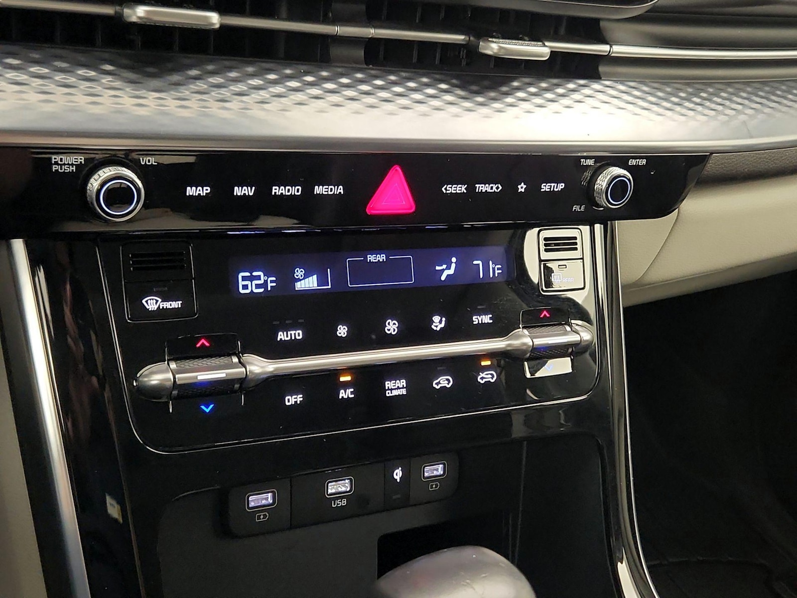 2024 Kia Carnival SX Prestige - Photo 17