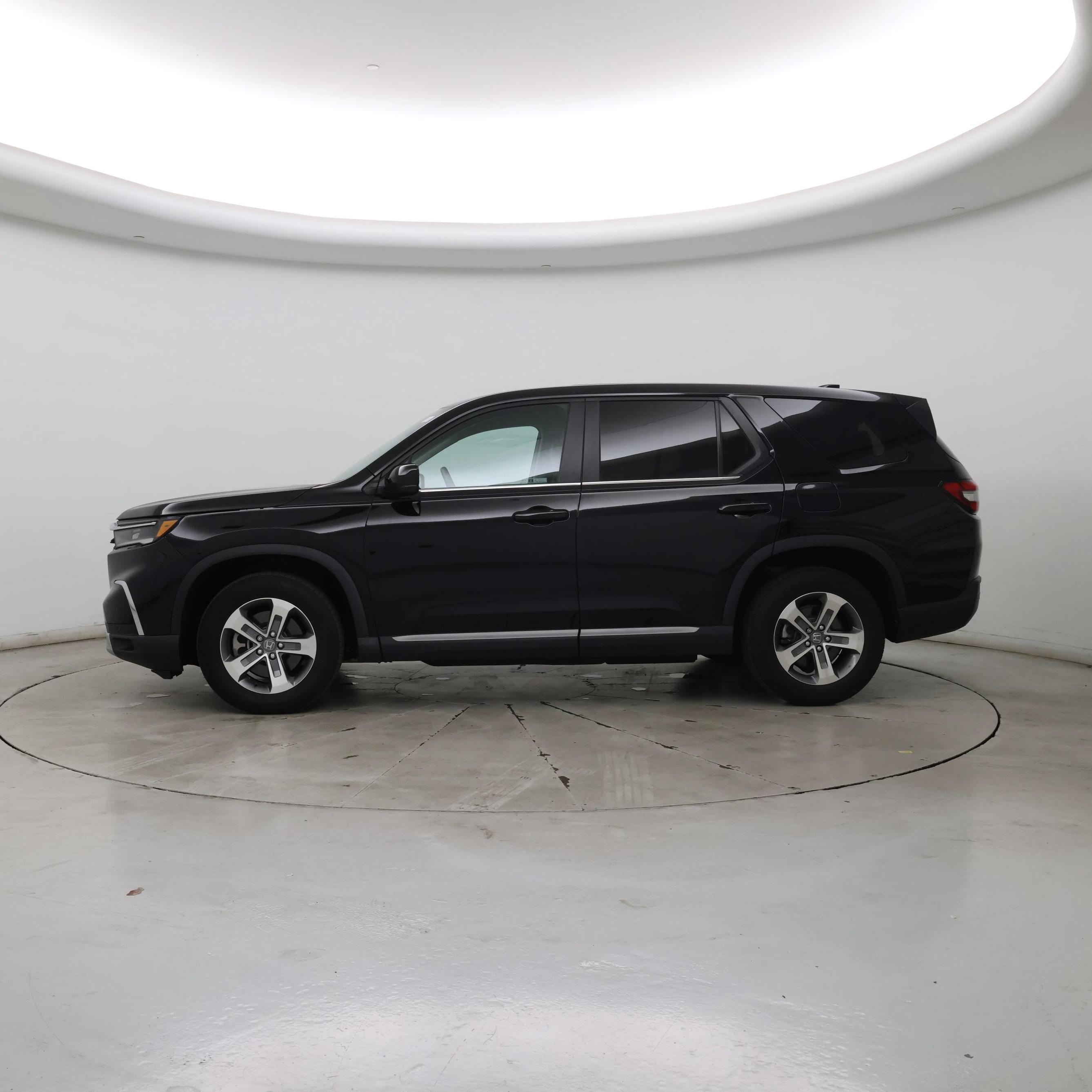Thumbnail: 2023 Honda Pilot - 3