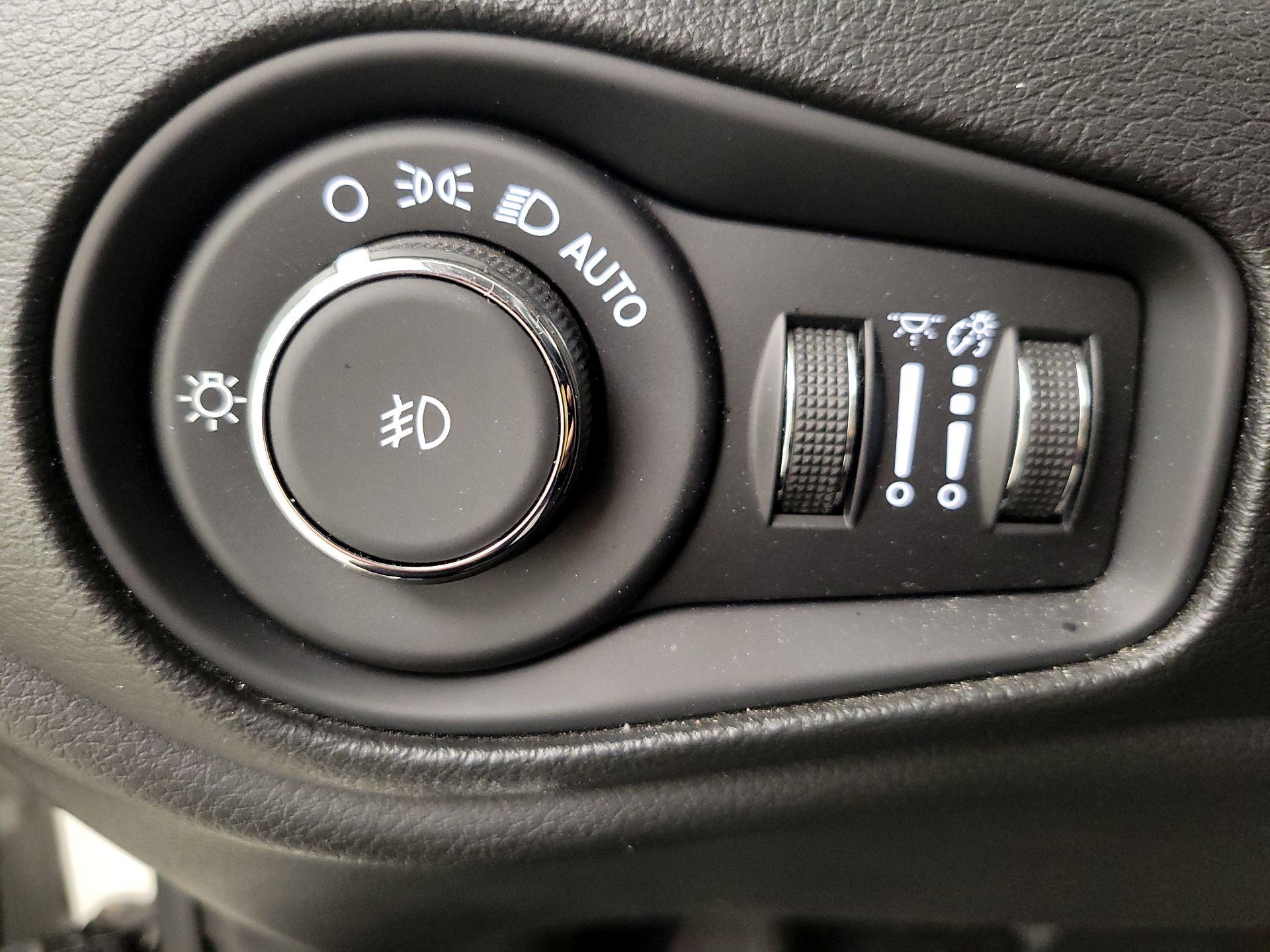 Thumbnail: 2023 Jeep Renegade - 13