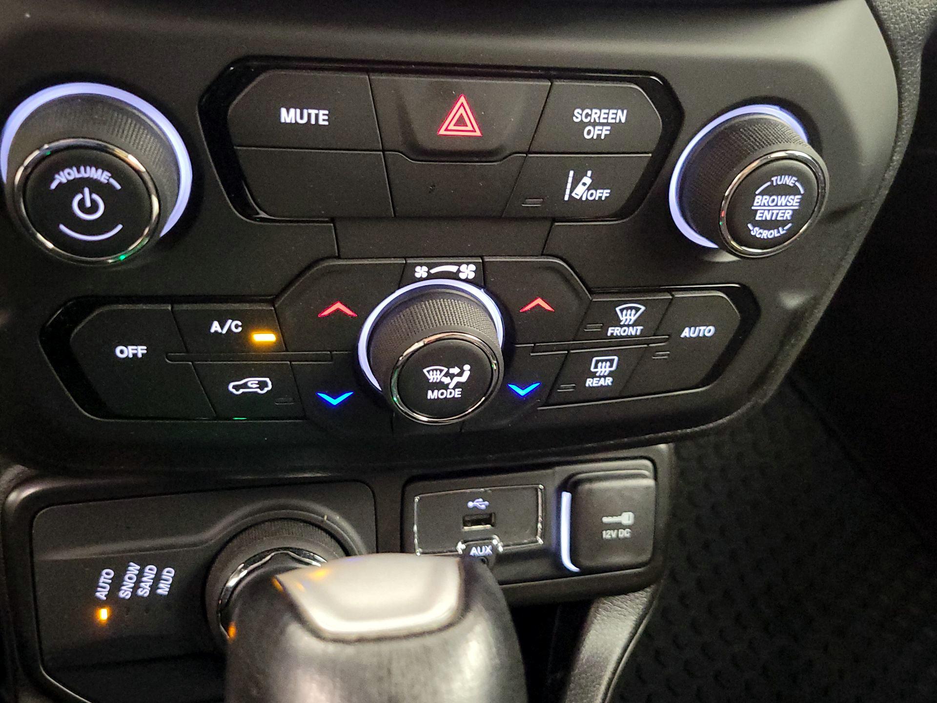 Thumbnail: 2023 Jeep Renegade - 17