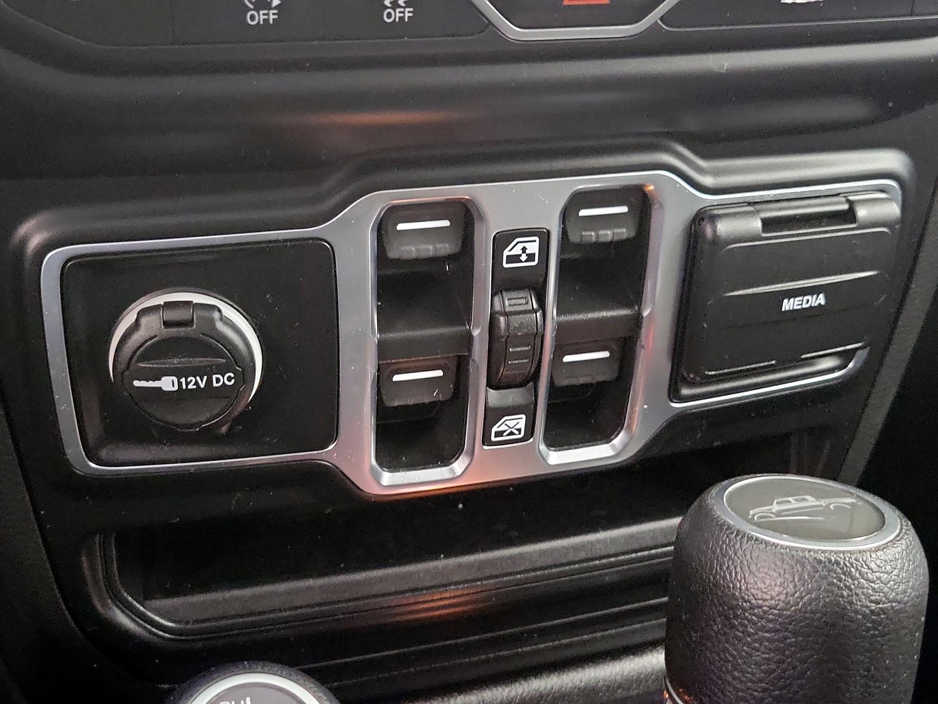 Thumbnail: 2022 Jeep Gladiator - 18