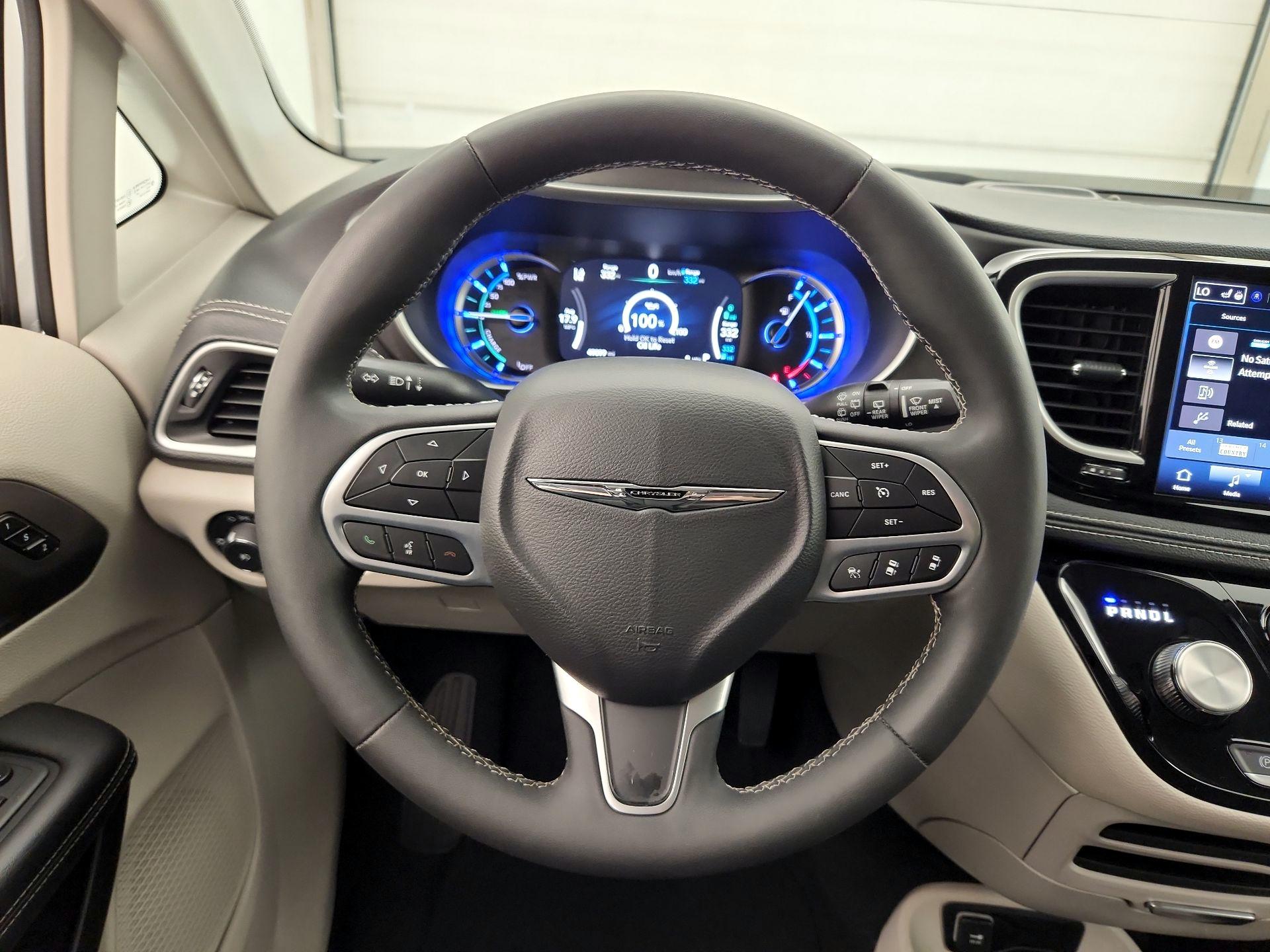 Thumbnail: 2024 Chrysler Pacifica - 10