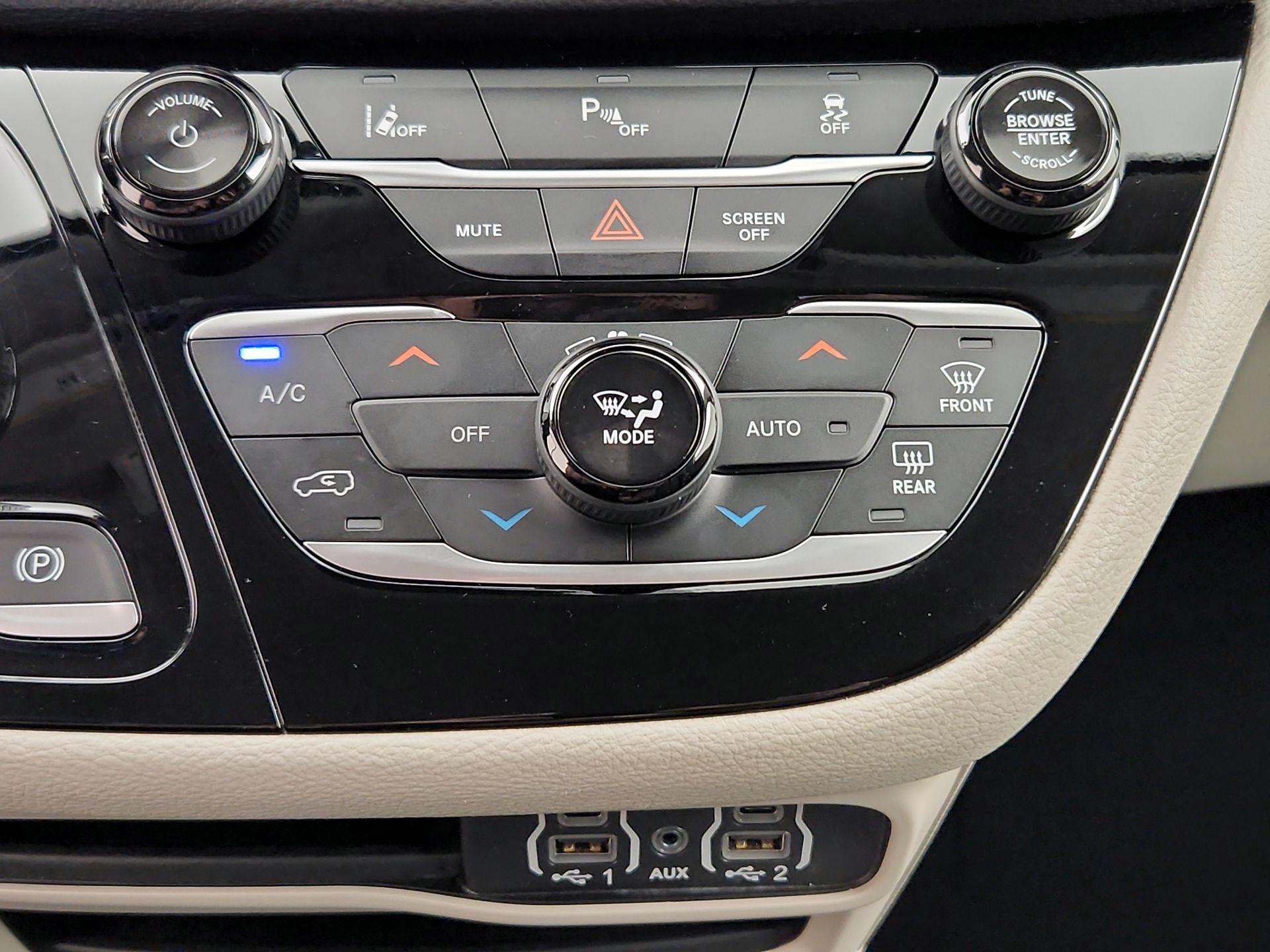 Thumbnail: 2024 Chrysler Pacifica - 16