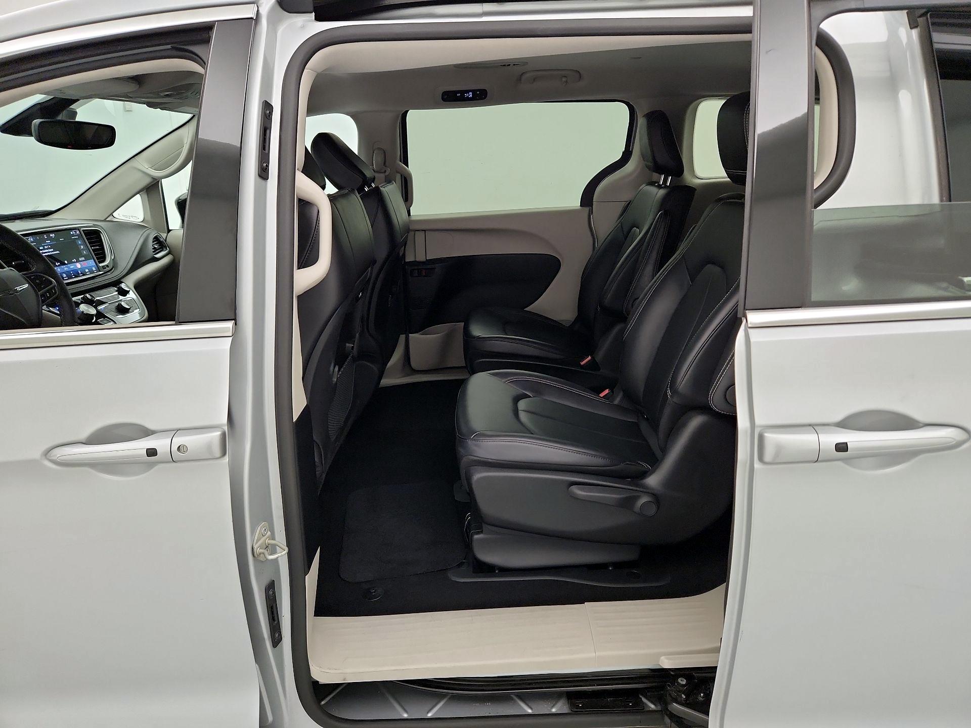Thumbnail: 2024 Chrysler Pacifica - 19