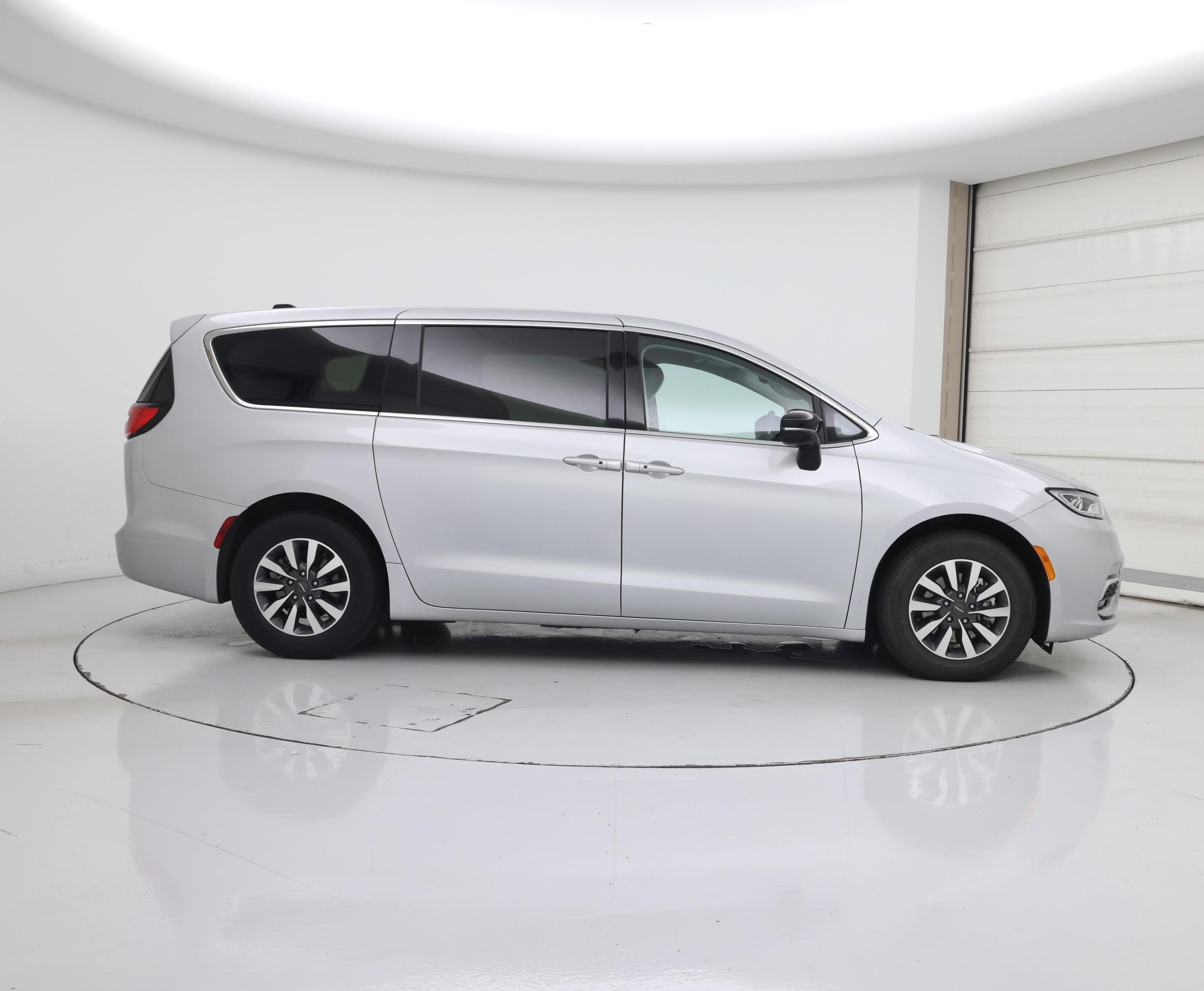 Thumbnail: 2024 Chrysler Pacifica - 7