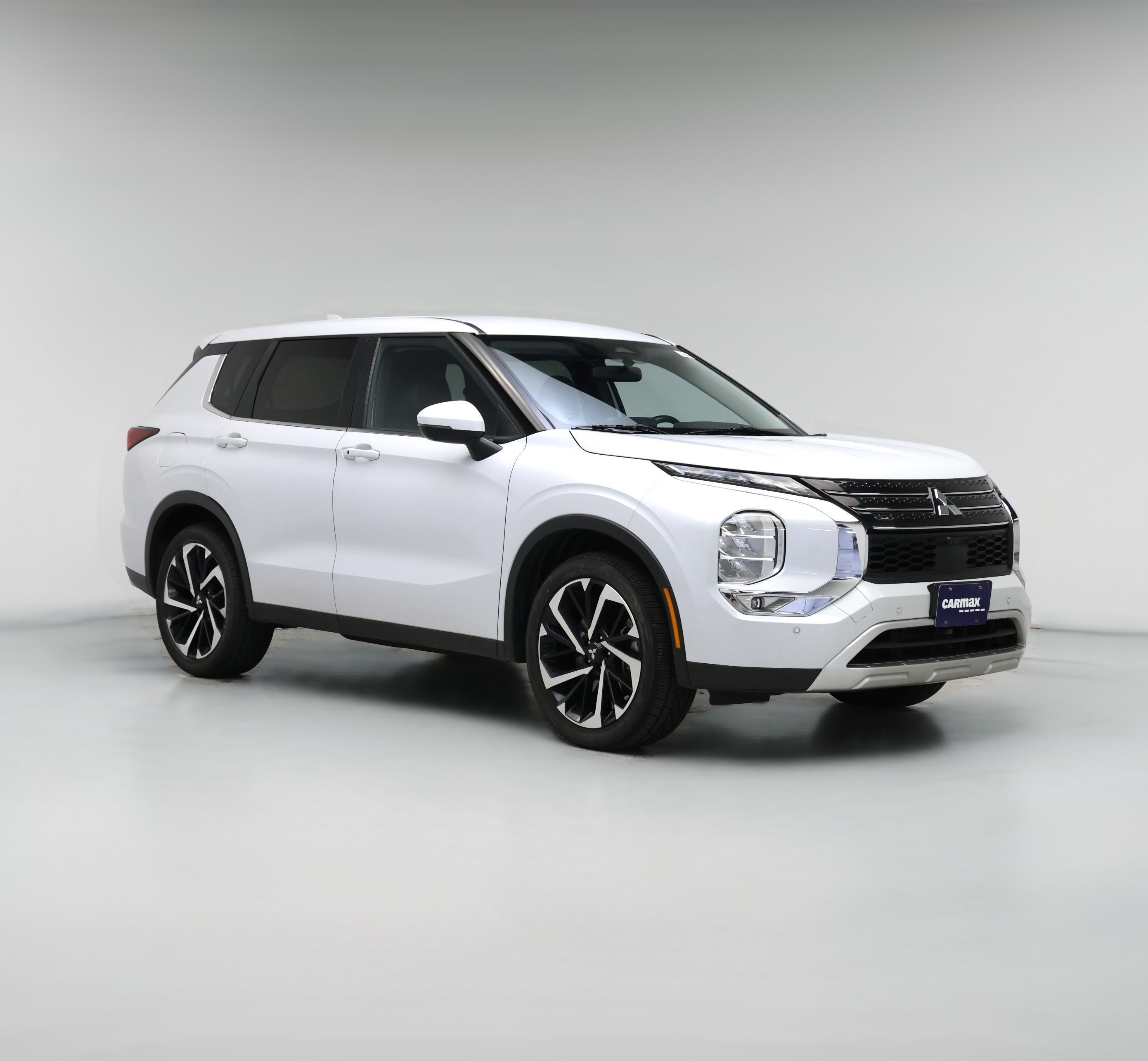Thumbnail: 2024 Mitsubishi Outlander - 1