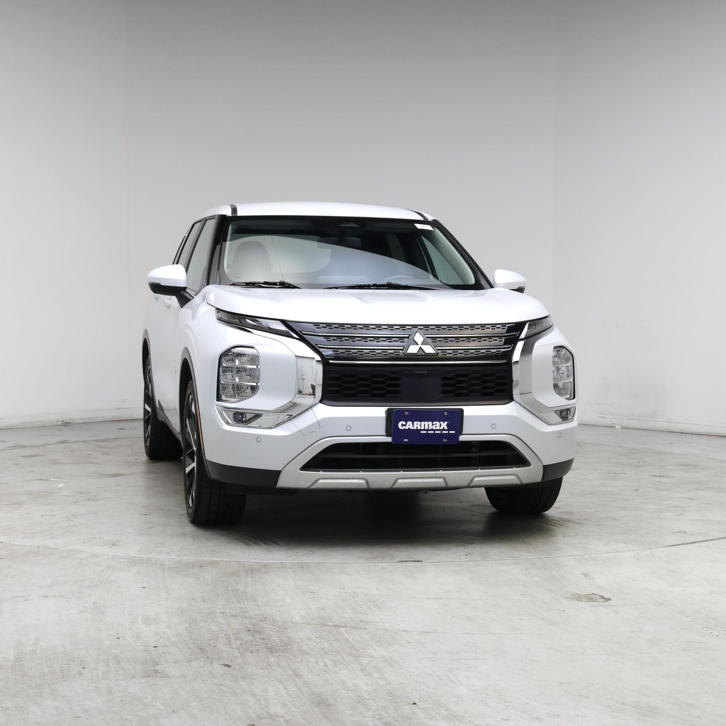 Thumbnail: 2024 Mitsubishi Outlander - 5