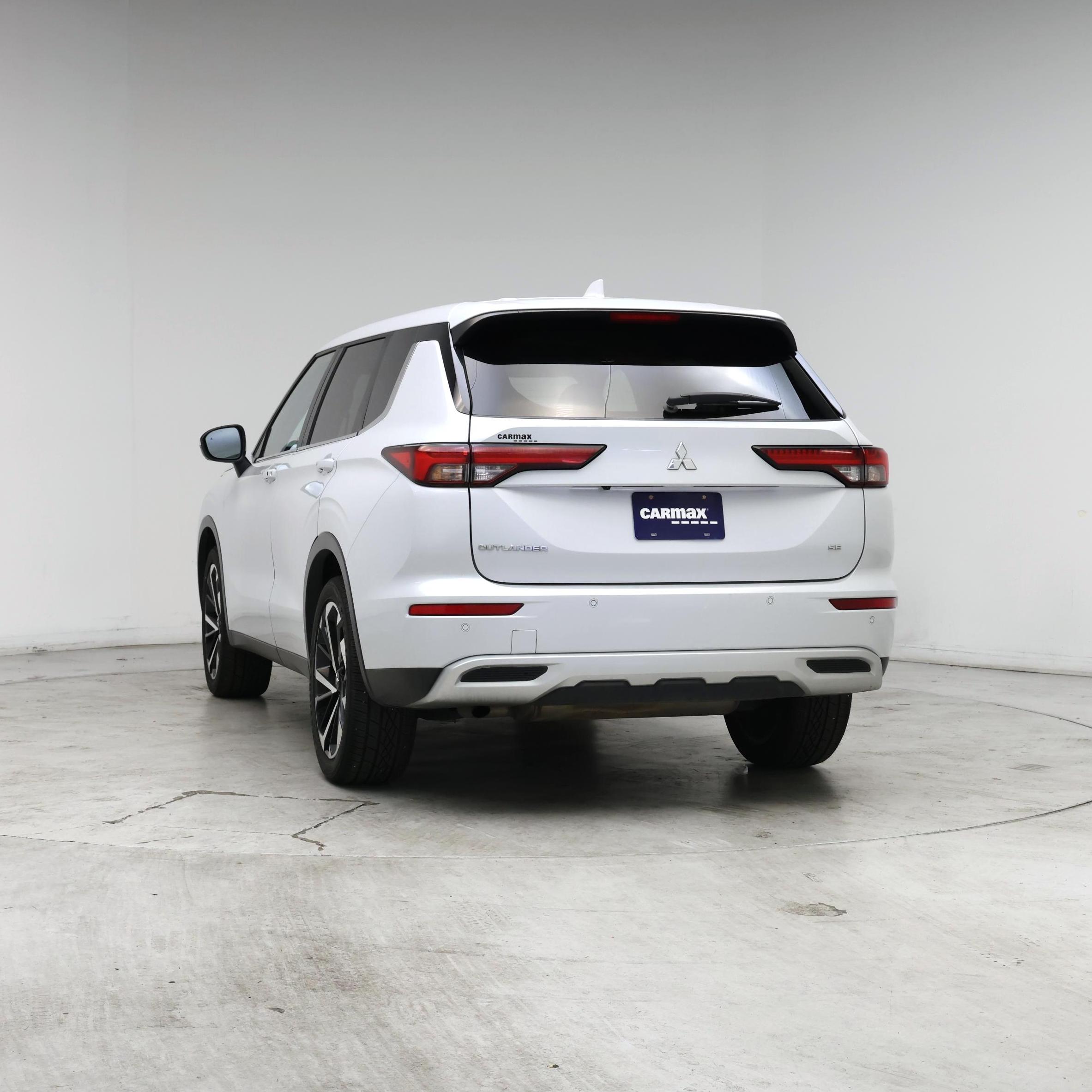 Thumbnail: 2024 Mitsubishi Outlander - 6